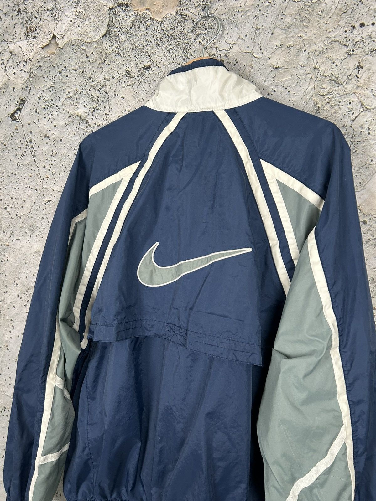 Nike Vintage Nike 90s Light Nylon Jacket Streetwear Drill Rap Size US L / EU 52-54 / 3 - 5 Thumbnail