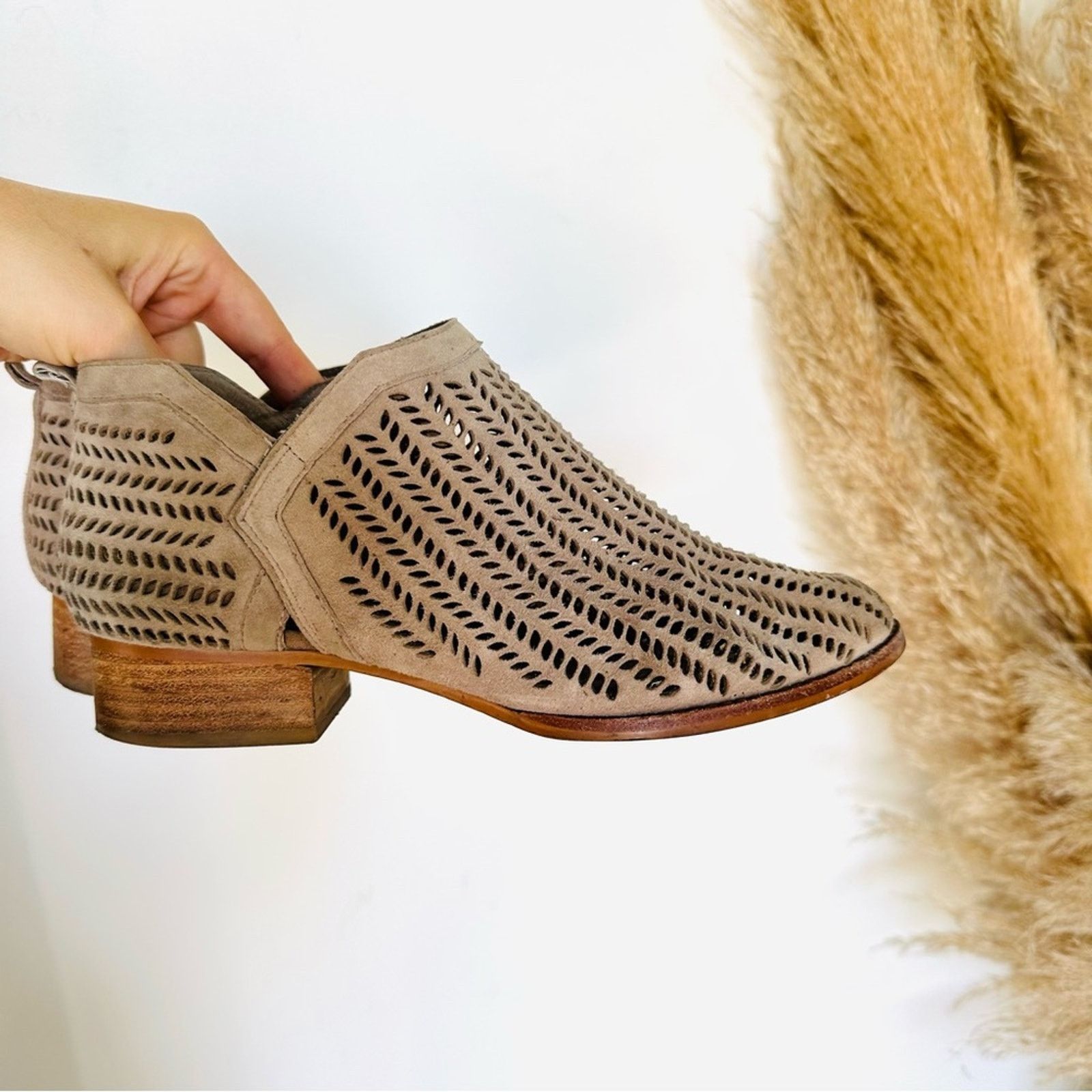 Vince Camuto VINCE CAMUTO Tan Cream Suede Leather Heel Ankle Boot Booties Size US 8.5 / IT 38.5 - 9 Thumbnail