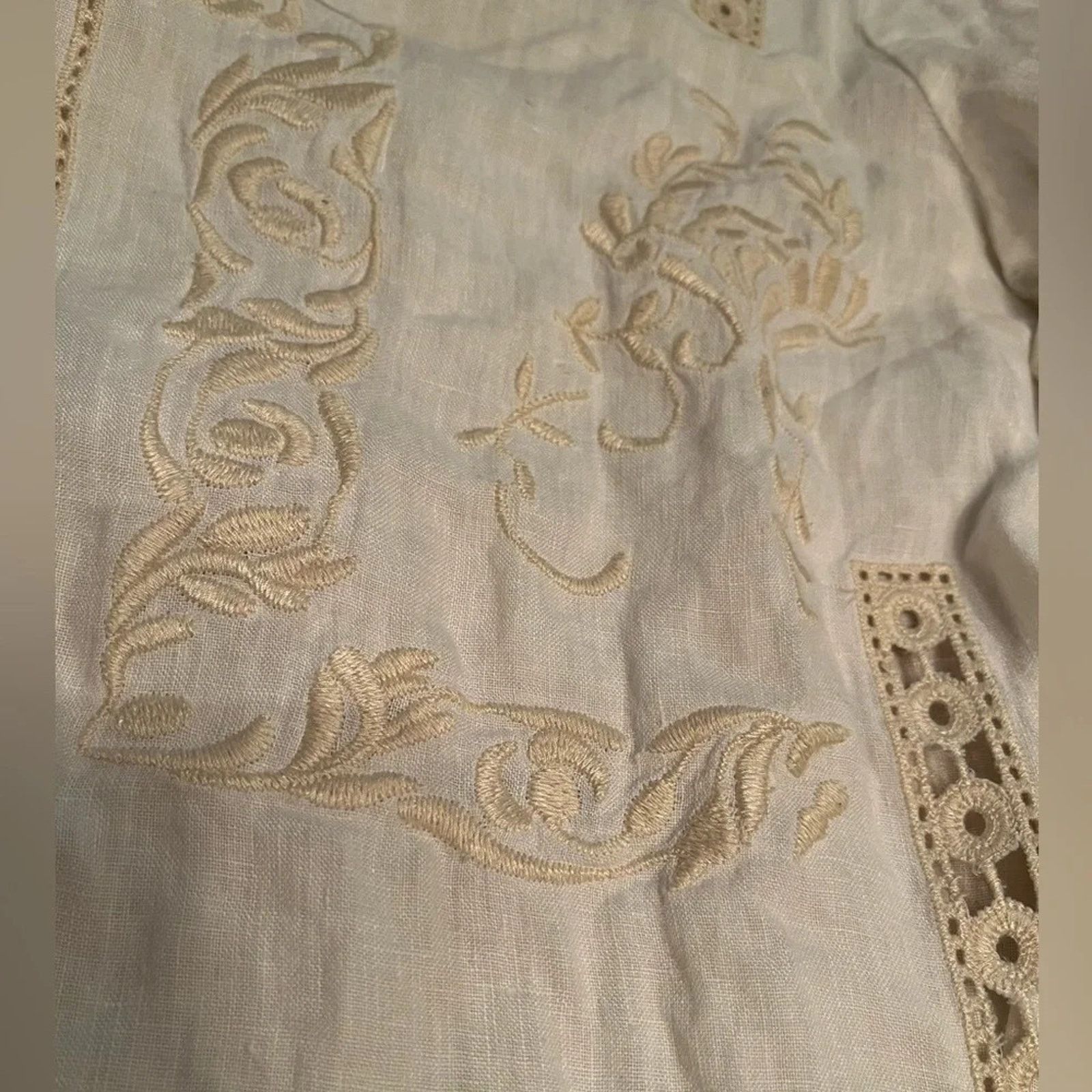 J. Jill J Jill 100% linen, long sleeved embroidered blouse, size Med Size M / US 6-8 / IT 42-44 - 9 Thumbnail