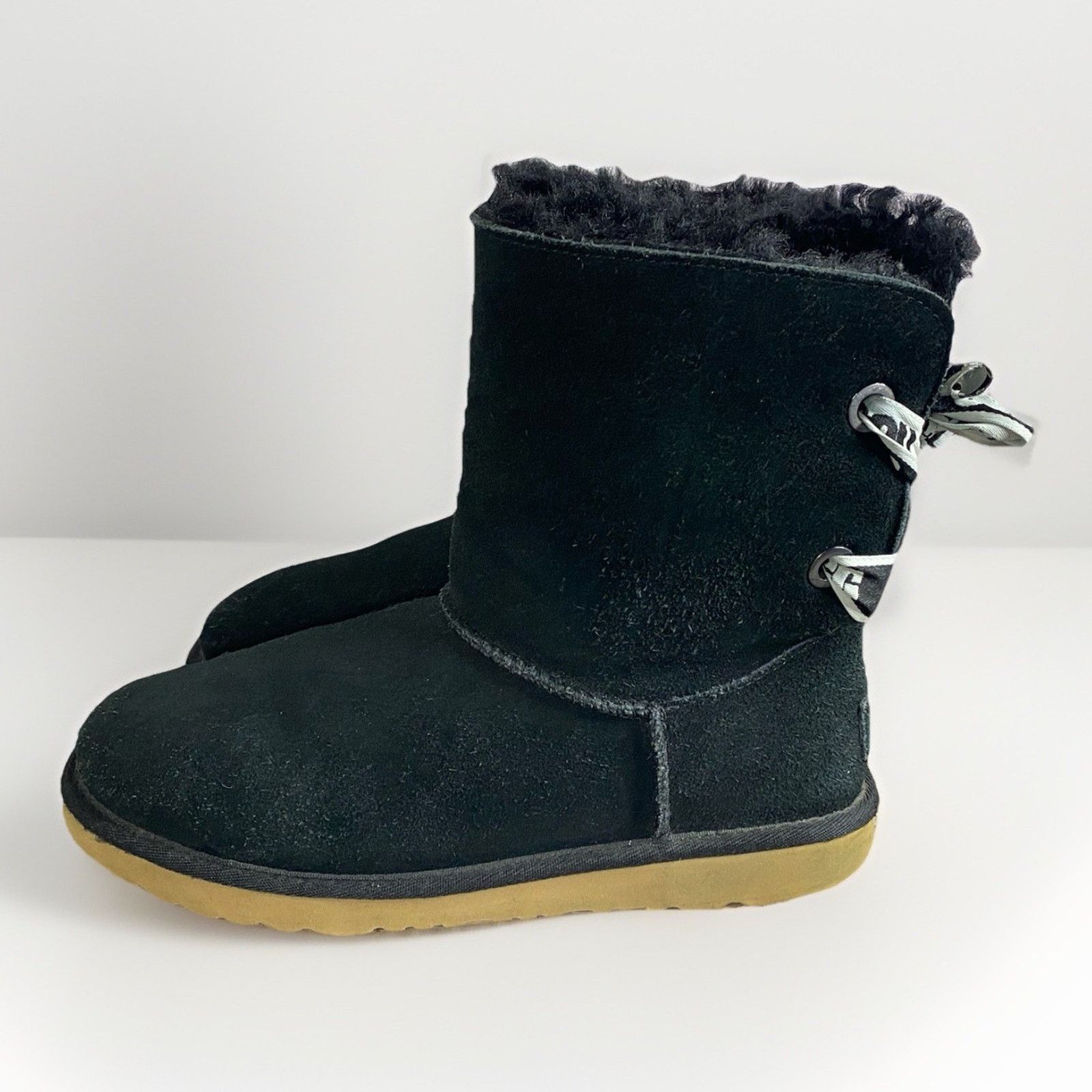Ugg UGG Bailey Bow II 1100492K Black Suede Slip On Winter Boots Size US 7 / IT 37 - 2 Thumbnail