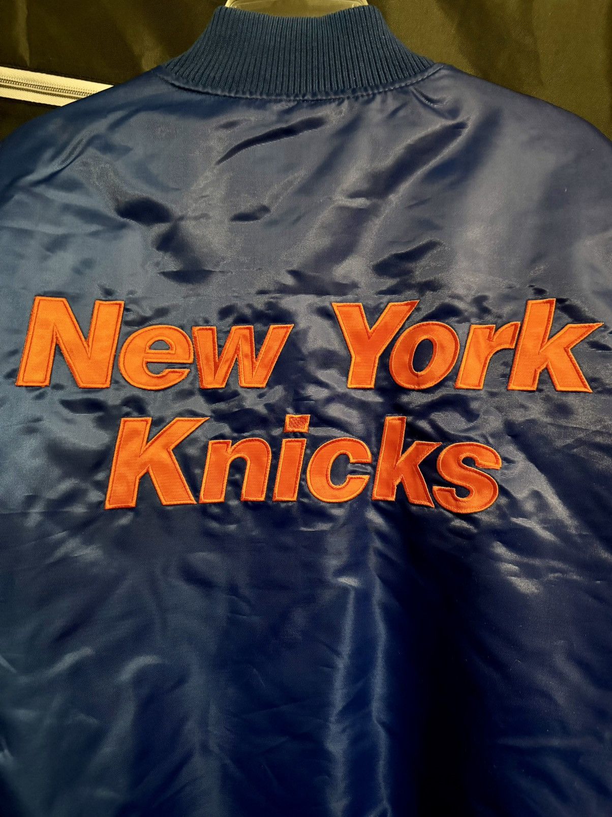 Starter Starter New York Knicks Satin Bomber Jacket (Snap-Front) Size US XL / EU 56 / 4 - 3 Thumbnail