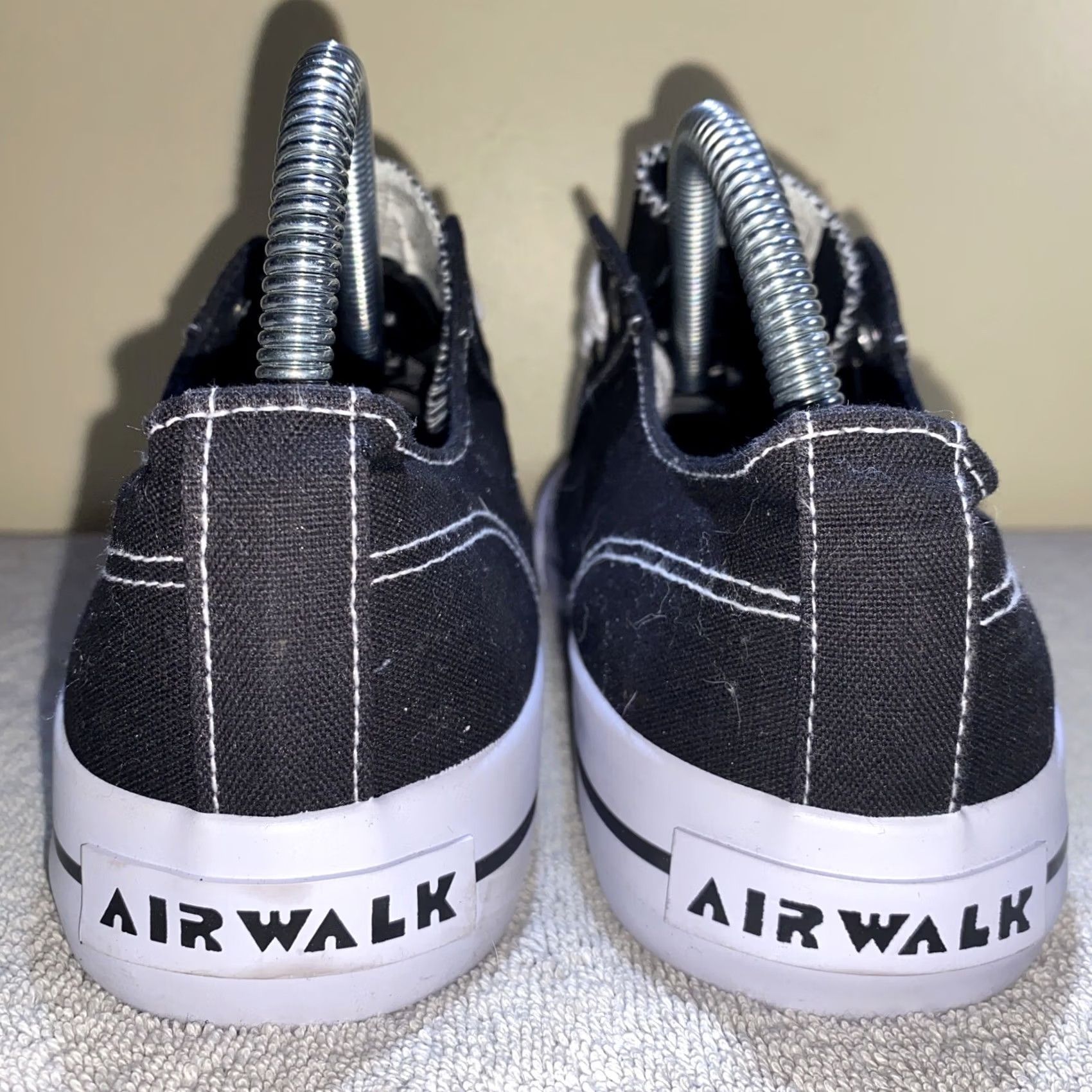 Airwalk Airwalk Mens Black Canvas Sneaker Size 7 Size US 7 / EU 40 - 5 Thumbnail