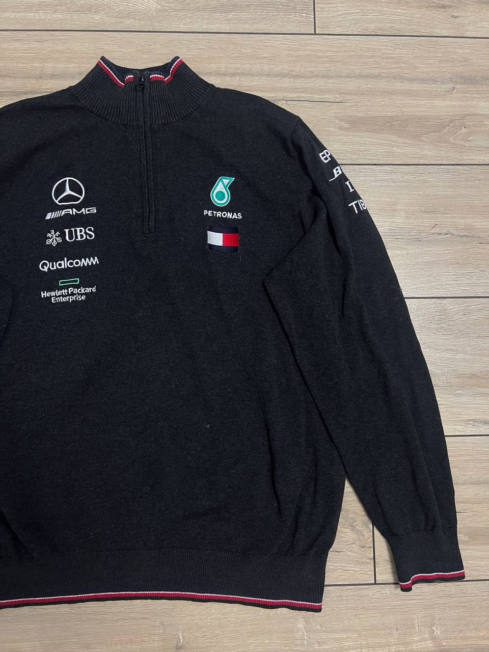 Formula 1 × Mercedes-Benz Mercedes AMG Petronas Racing F1 Jacket 1/4 Zip XL pullover Size US XL / EU 56 / 4 - 5 Thumbnail
