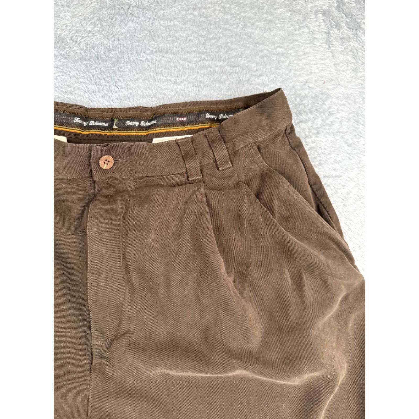 Tommy Bahama Tommy Bahama Shorts Men Bermuda 36 Brown Silk Pleated Beach Resort 36x9 Relaxed Mens Summer 100% Silk Easy Care Pockets Quick Dry Size US 36 / EU 52 - 5 Thumbnail