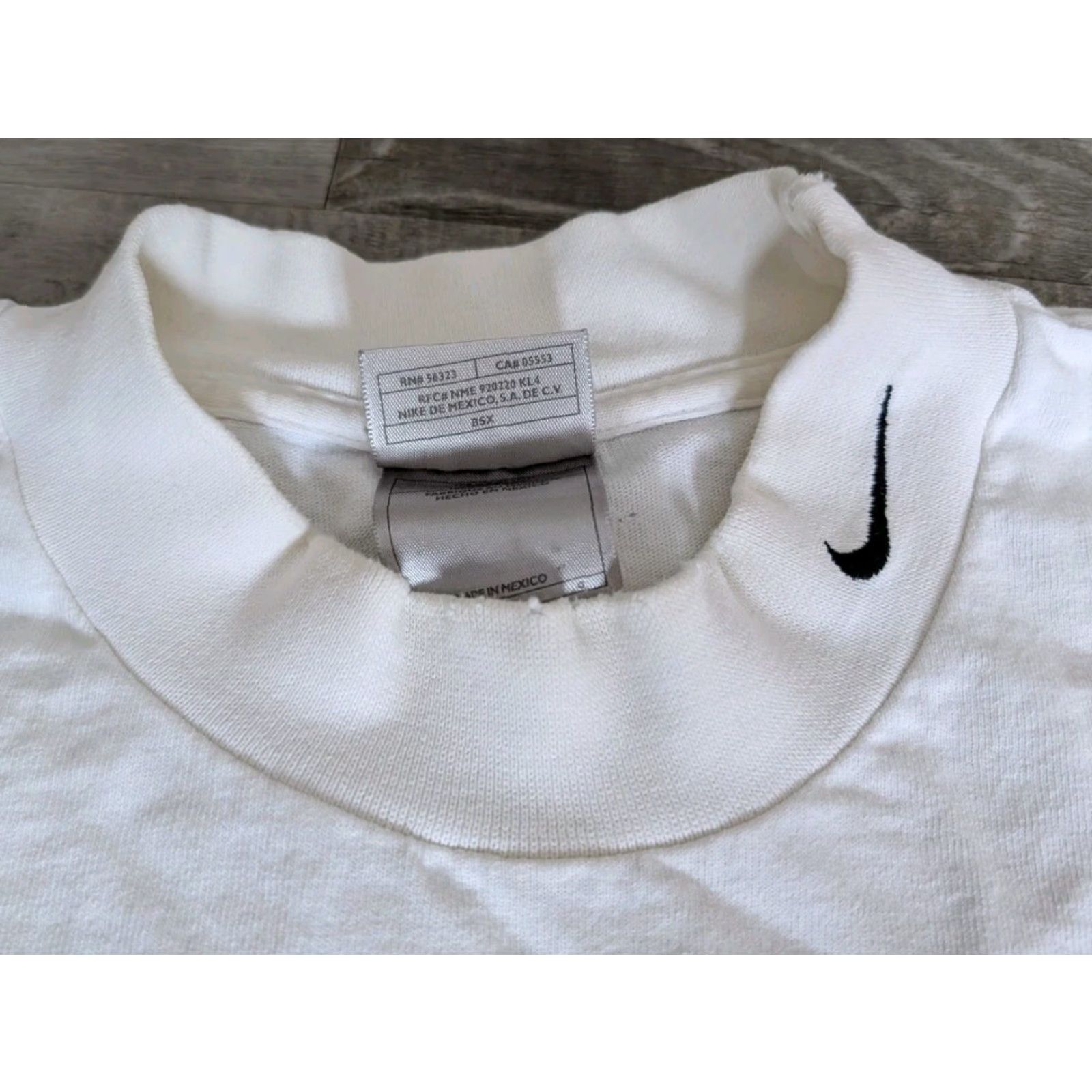 Nike VINTAGE Nike Mock Neck Long Sleeve Tee Shirt White L Mens Distressed 90s Sports Size US L / EU 52-54 / 3 - 5 Thumbnail