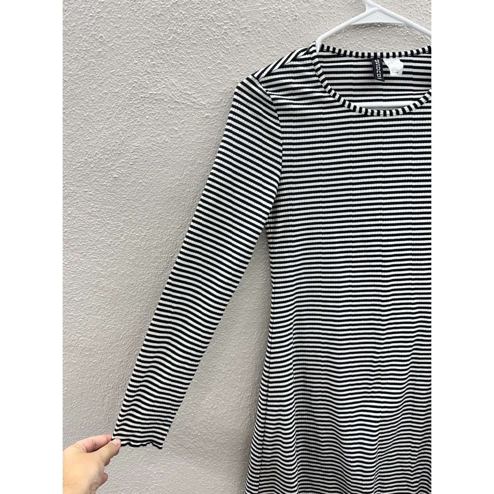 H&M Divided by H&M Womens Dress Size 8 Black and White Striped Long Sleeve Shirt Dress Knee Length Womens Size M / US 6-8 / IT 42-44 - 2 Thumbnail