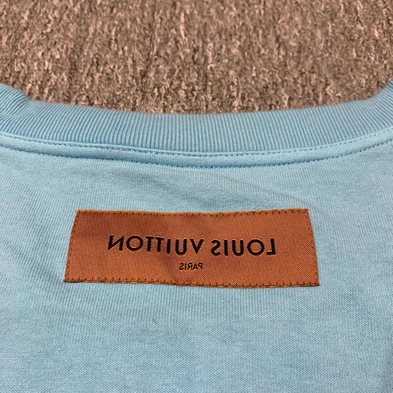 Louis Vuitton Lv Blue Simple Reverse Logo Short Sleeve XL 95 New Size US XL / EU 56 / 4 - 8 Thumbnail