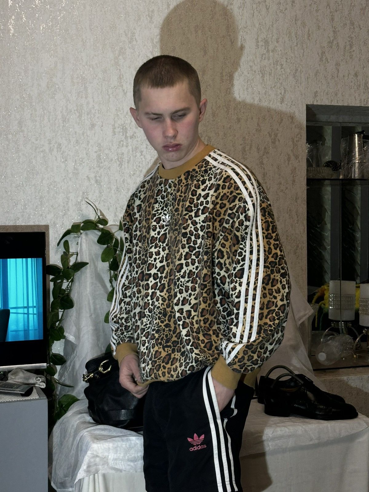 Adidas Oversized Leopard Sweatshirt Adidas Originals Size L / US 10 / IT 46 - 1 Thumbnail