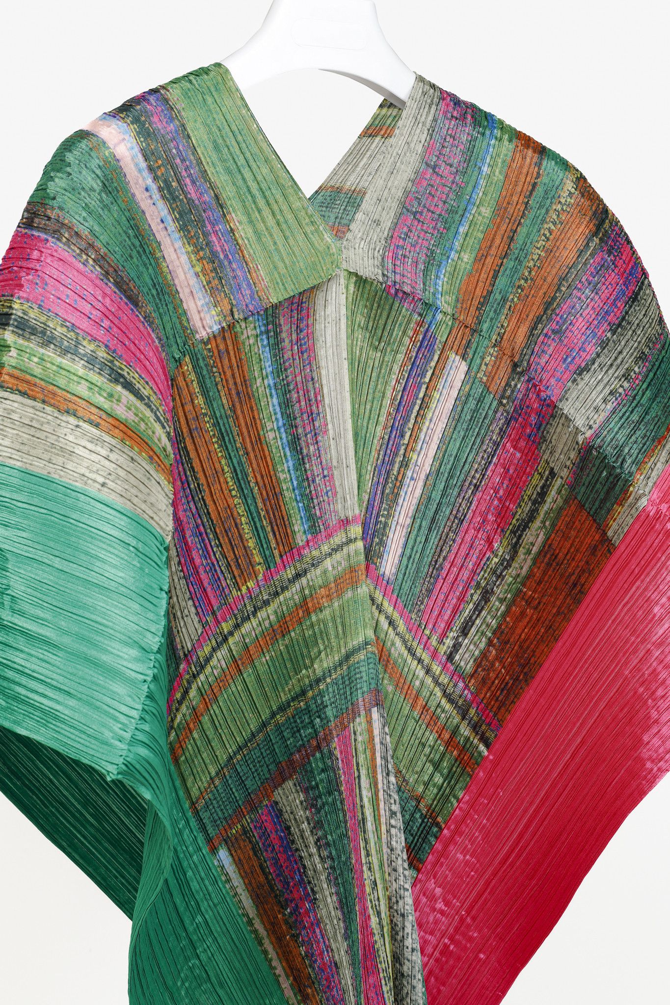 Pleats Please Issey Miyake Issey Miyake Pleats Please Green & Pink Abstract-Print Shawl Size ONE SIZE - 3 Thumbnail