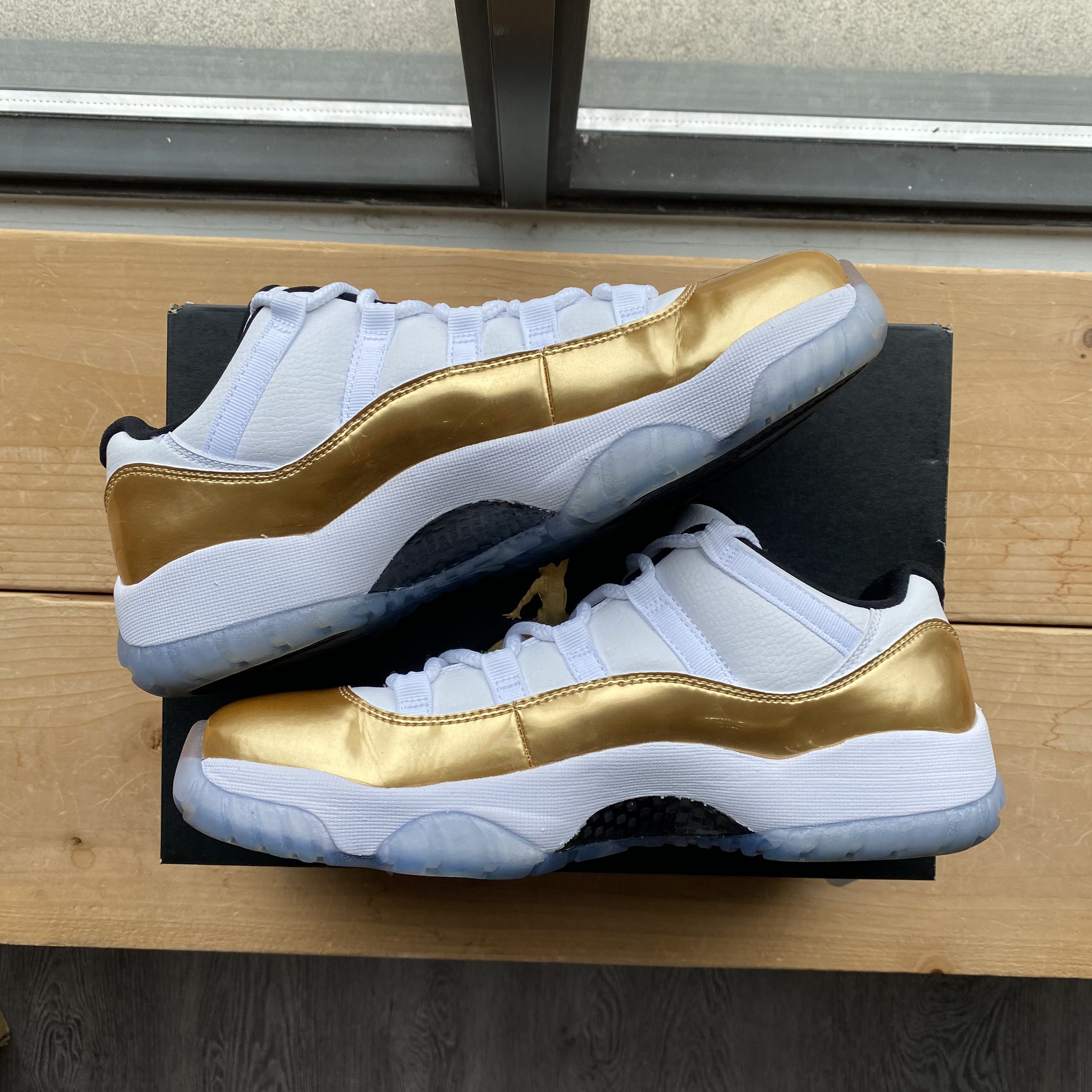 Jordan Brand Air Jordan 11 Low "Closing Ceremony" Size US 8.5 / EU 41-42 - 6 Thumbnail
