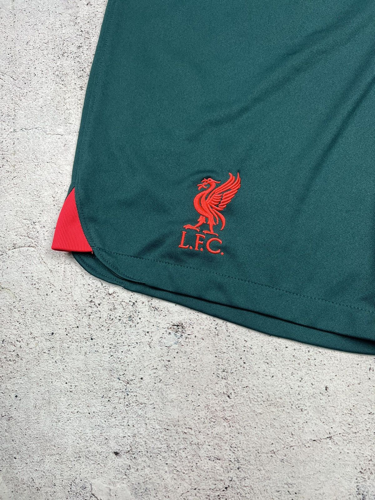 Nike NIKE FC LIVERPOOL 2022/2023 AWAY FOOTBALL SHORTS #14 CHIESA Size US 30 / EU 46 - 2 Thumbnail