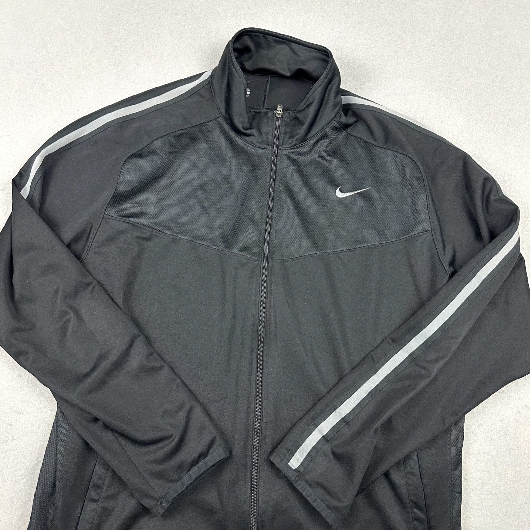 Nike Nike Jacket XL Men Black Windbreaker Full Zip Reflective Pockets Sports Size US XL / EU 56 / 4 - 2 Thumbnail