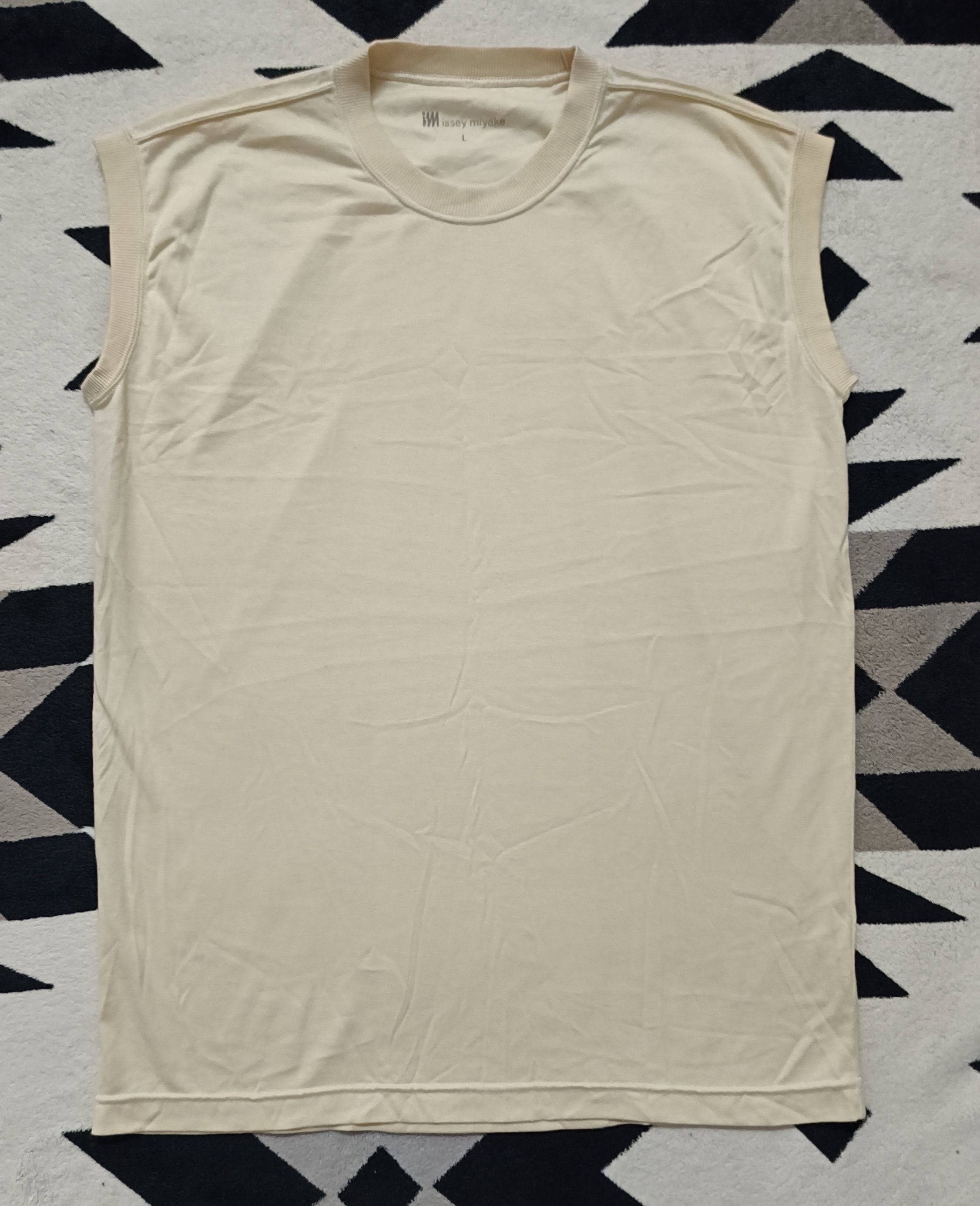 Issey Miyake 🔥🔥Rare Issey Miyake Sleeveless Cream Tee Size US L / EU 52-54 / 3 - 2 Thumbnail