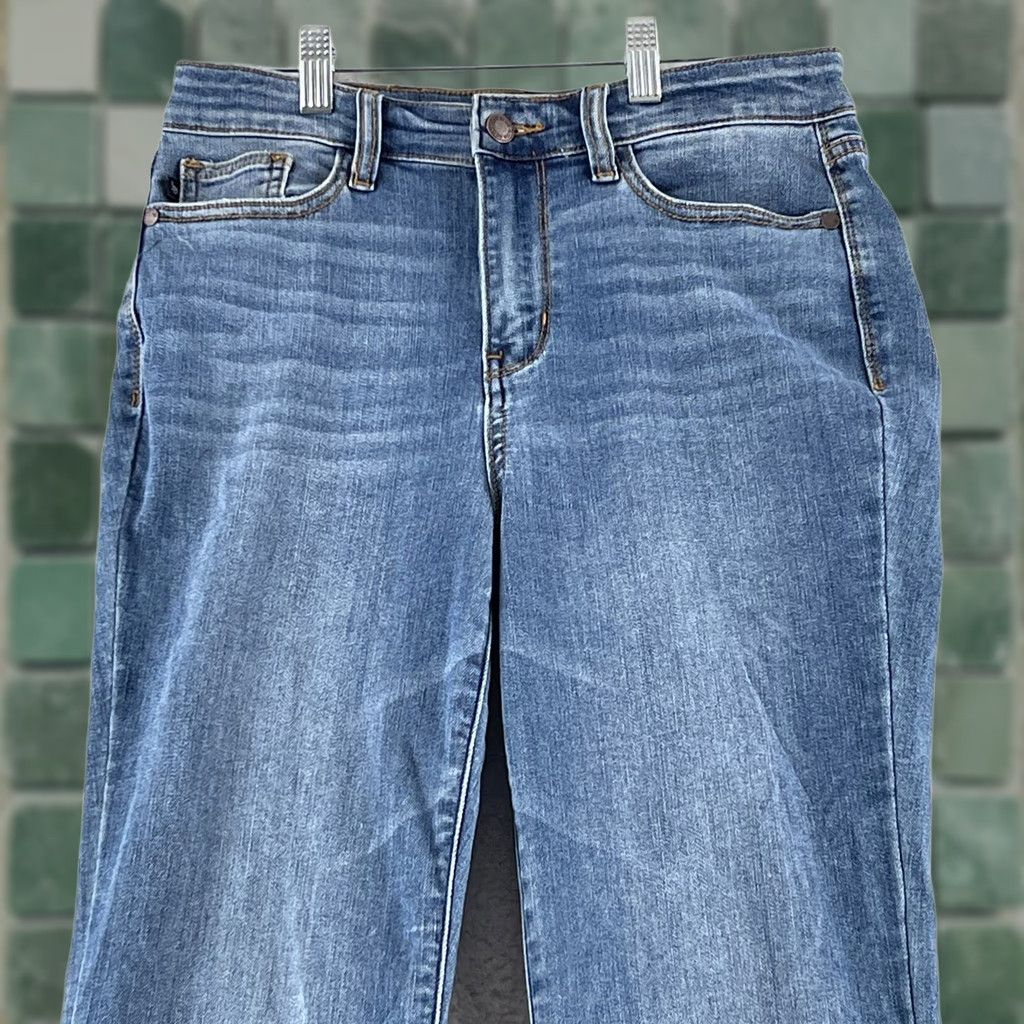 Denime Judy Blue Flare Jeans Womens Size 27 Blue Denim High-Rise Frayed Hem Casual Jeans Womens Regular Blue 27in Inseam 27.5in Light Wash Size 27" / US 4 / IT 40 - 1 Thumbnail