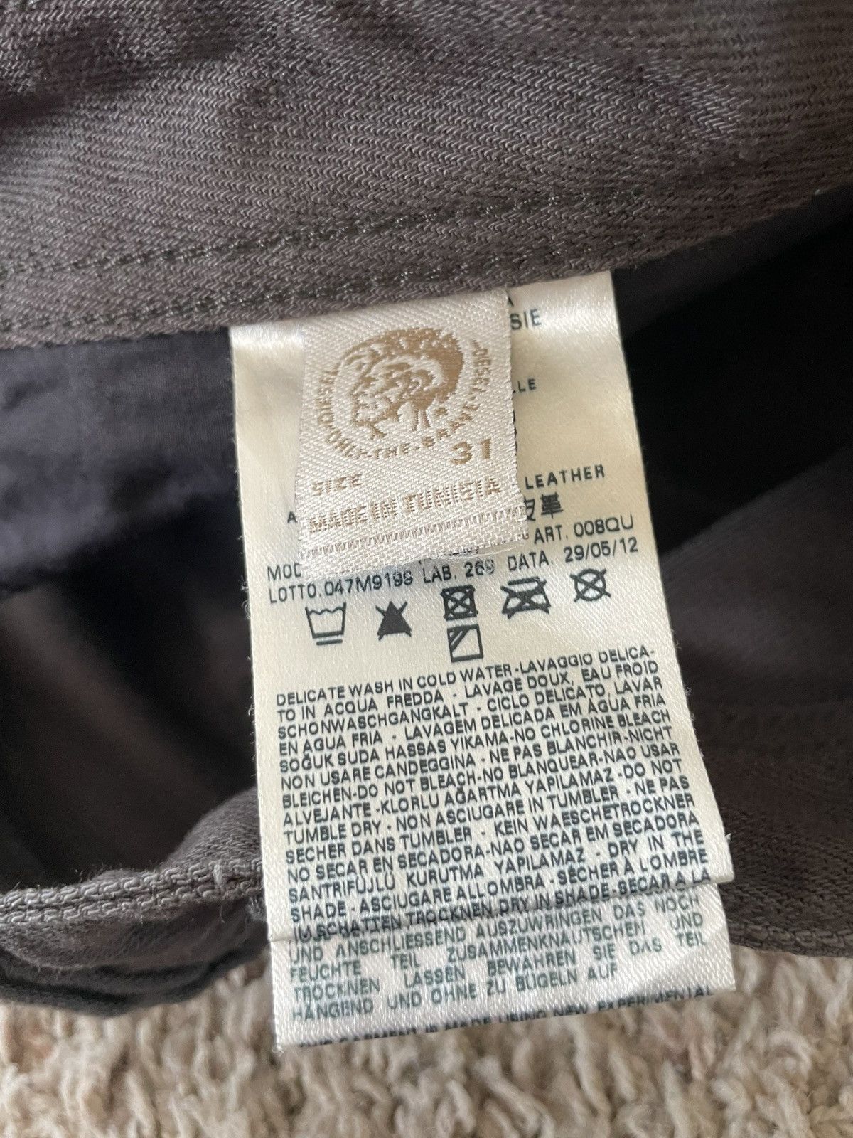 Diesel Braddom Reg Slim Carrot jeans Size US 33 - 10 Thumbnail