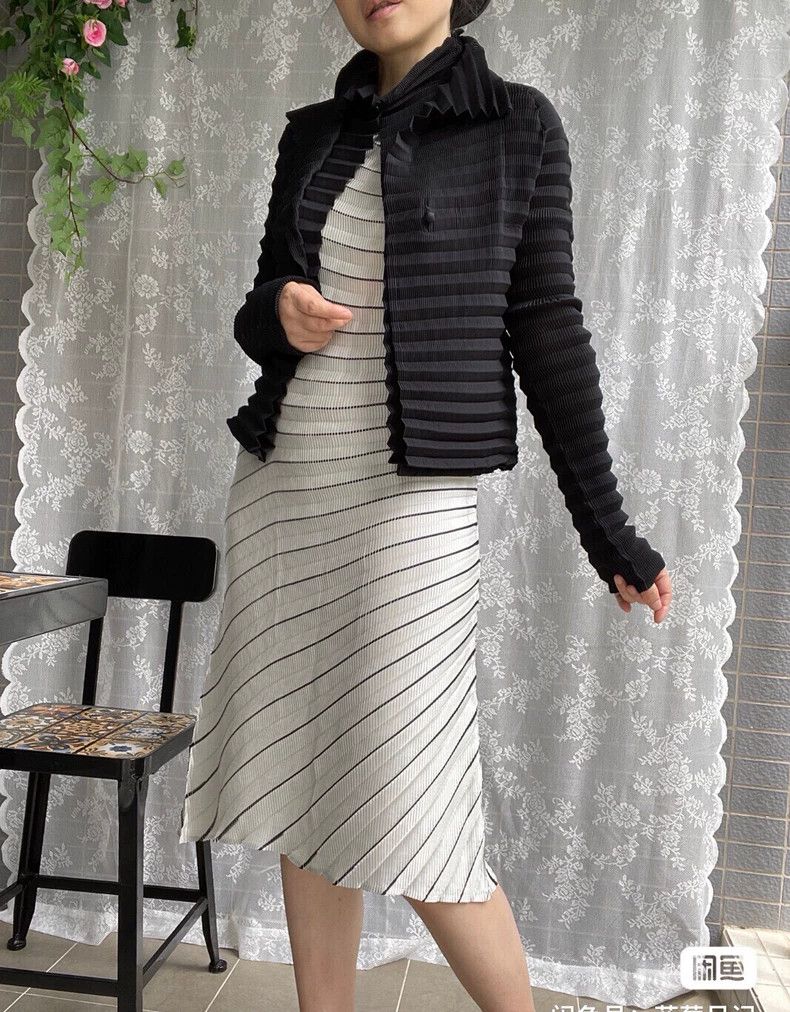 Issey Miyake Issey Miyake size:2 Grey vintage starlight dress Size S / US 4 / IT 40 - 2 Thumbnail