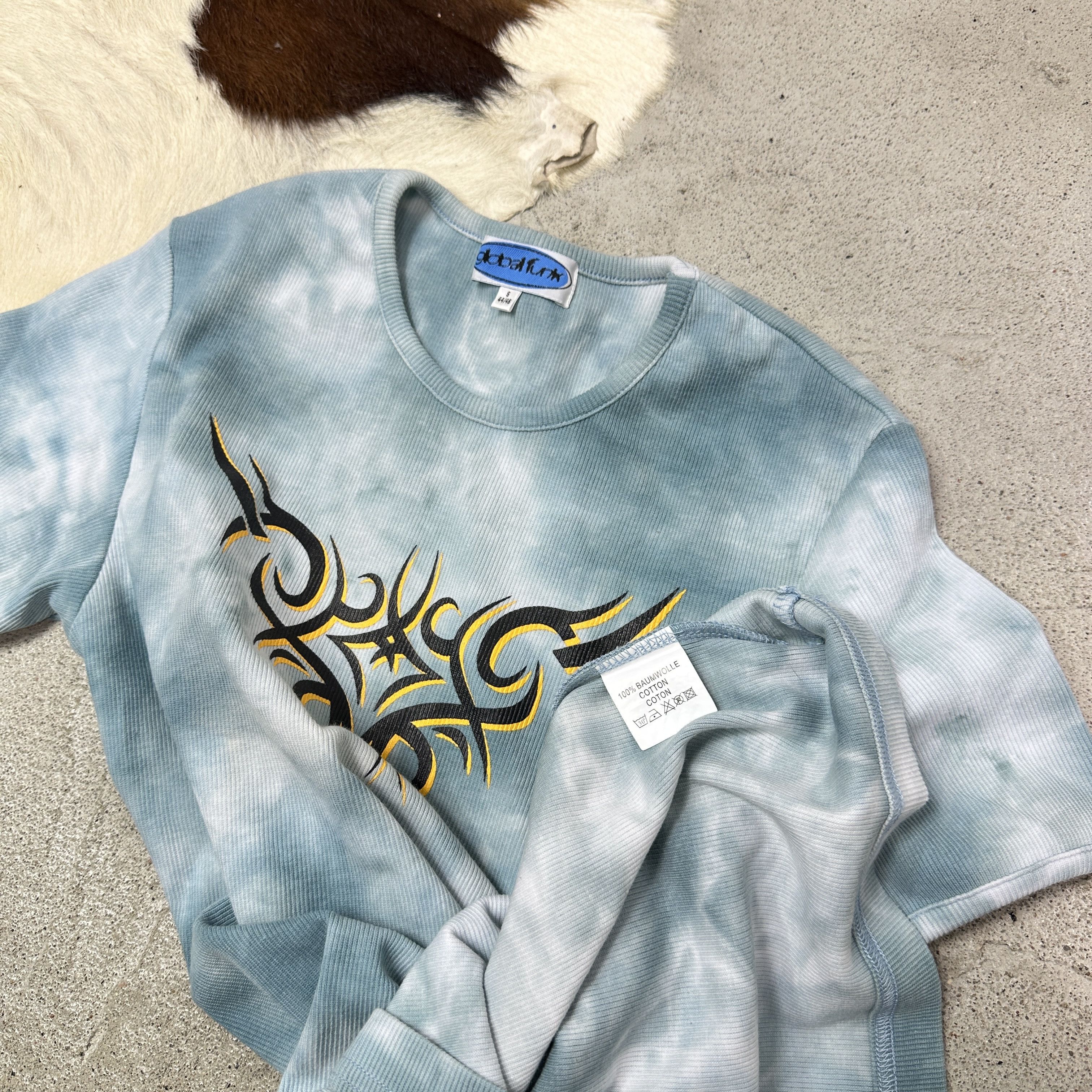 Vintage Vintage Streetwear Hip Hop Tie-Dye Tribal T-shirt 00s Size US S / EU 44-46 / 1 - 4 Thumbnail