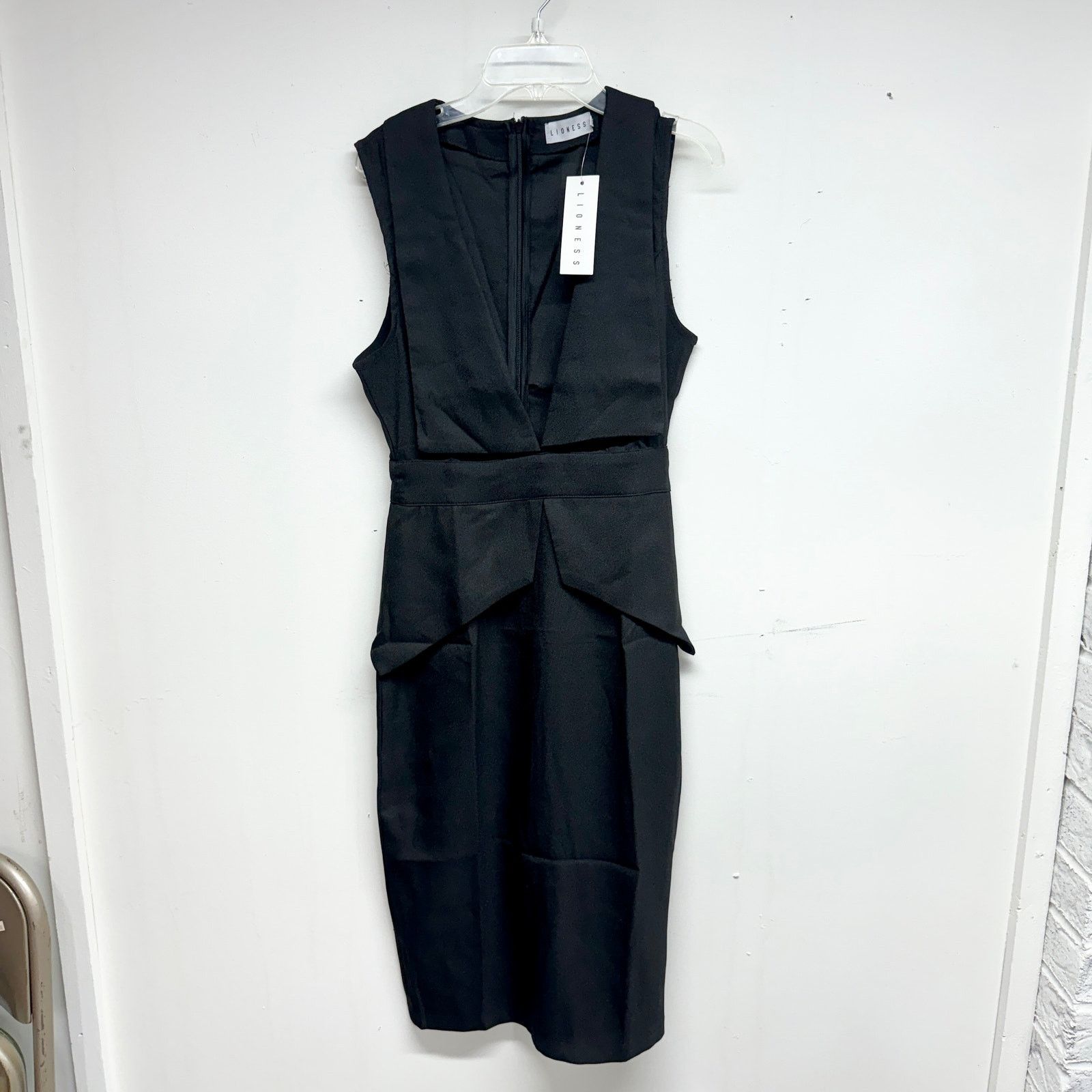 Lioness Lioness Sleeveless Plunge Open Neckline Black Straight S Size S / US 4 / IT 40 - 1 Thumbnail