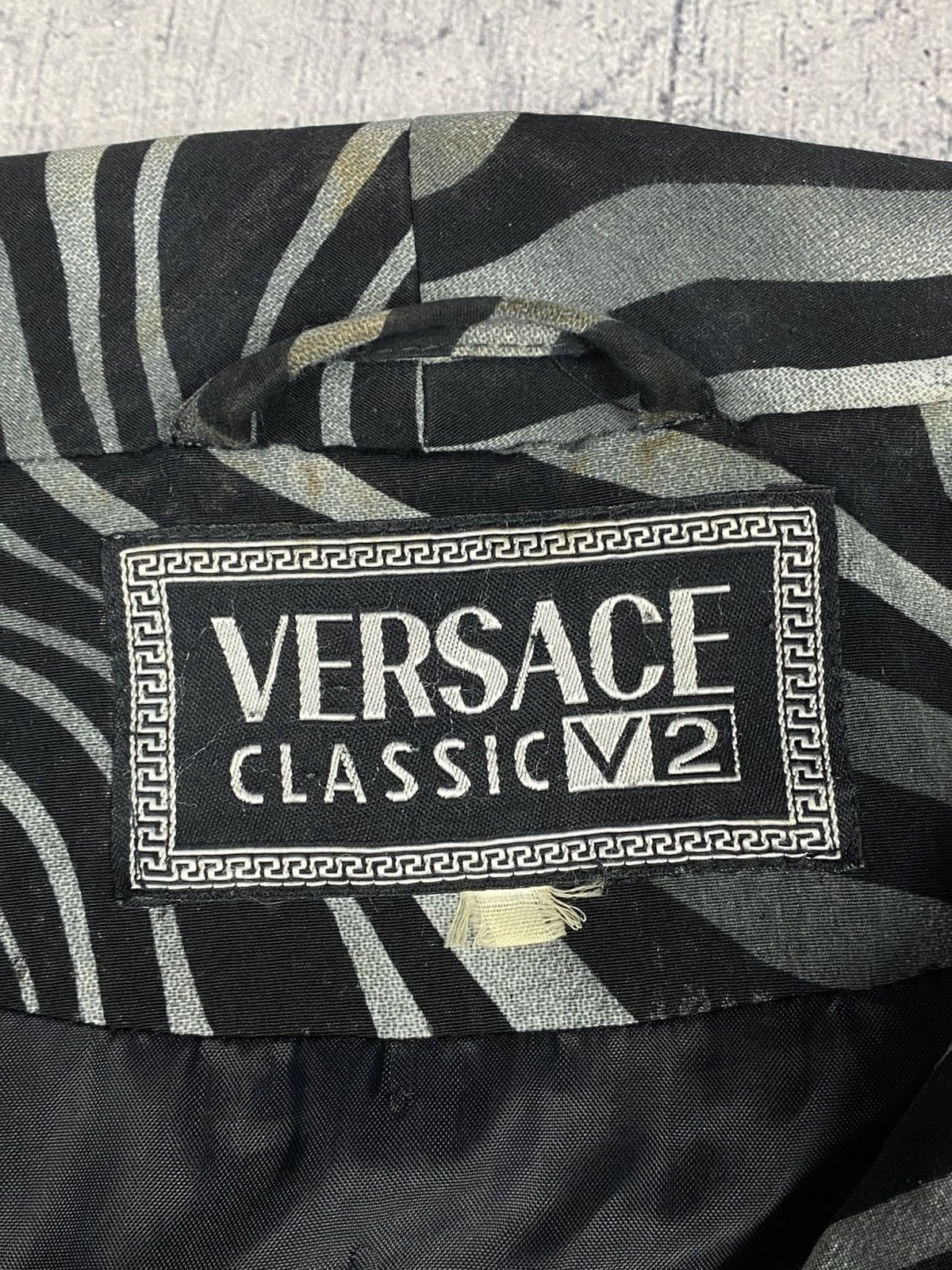 Versace Vintage Gianni Versace V2 Zebra Print Belted Wrap Jacket Size XL / US 12-14 / IT 48-50 - 15 Thumbnail