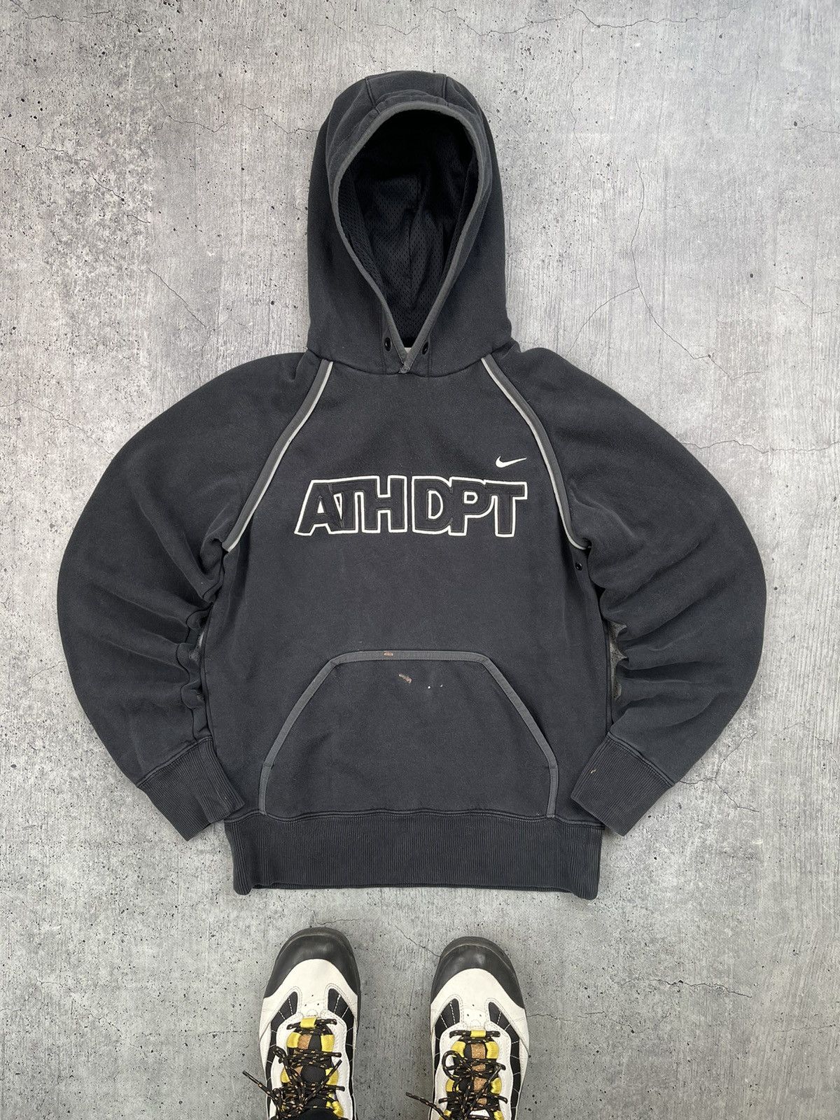 Nike × Vintage Nike Athletic y2k Vintage Swoosh Center Logo Faded Hoodie Size US S / EU 44-46 / 1 - 2 Thumbnail