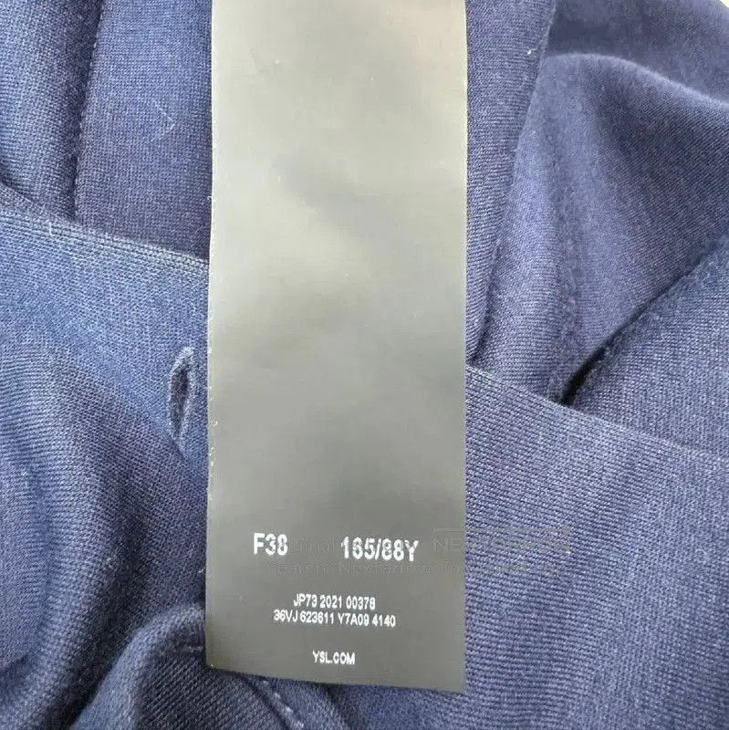 Yves Saint Laurent YSL Wool Jacket in Navy for Women . Size M / US 6-8 / IT 42-44 - 4 Thumbnail