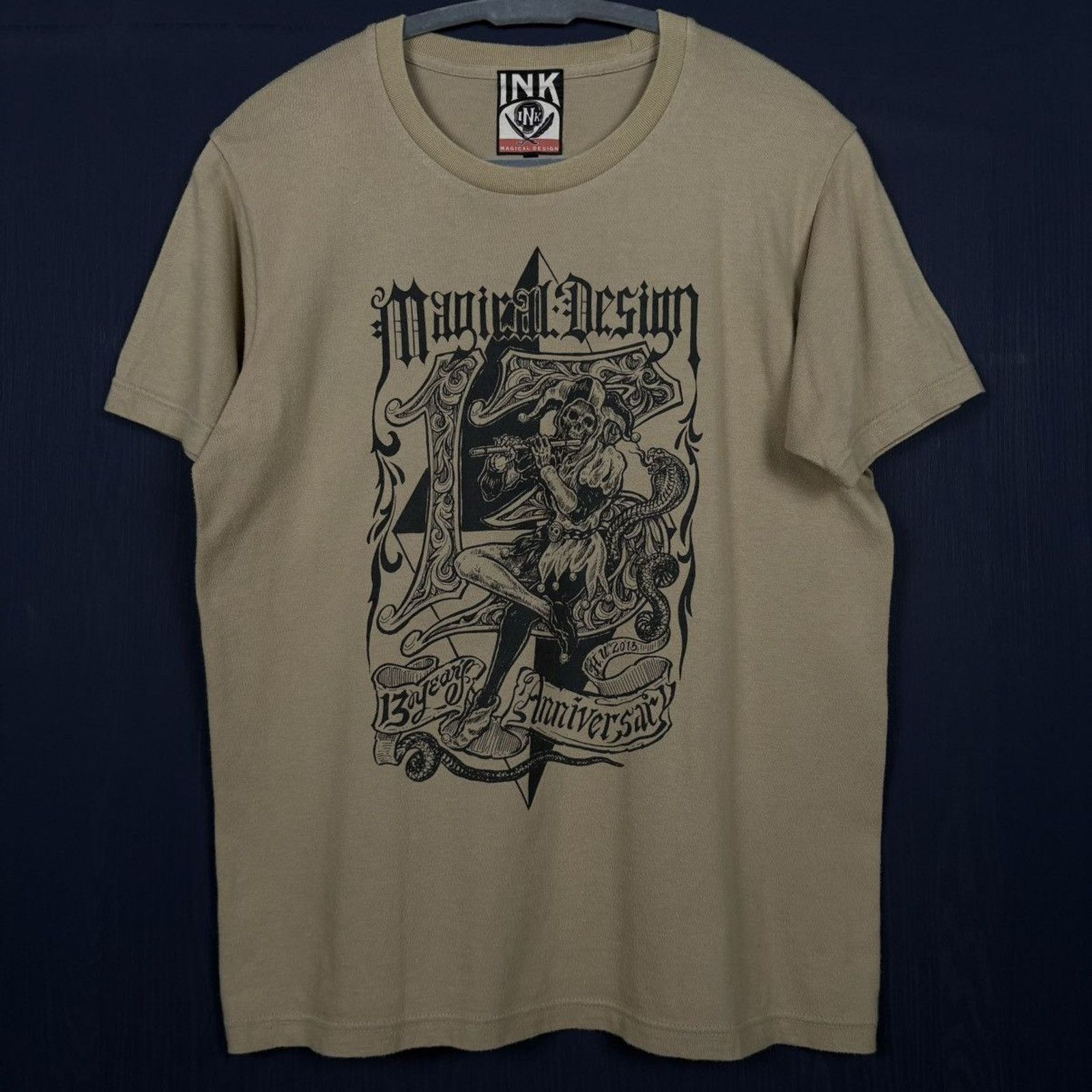 Japanese Brand × Vintage 🇯🇵2013 MAGICAL DESIGN Jester T Size US M / EU 48-50 / 2 - 1 Thumbnail
