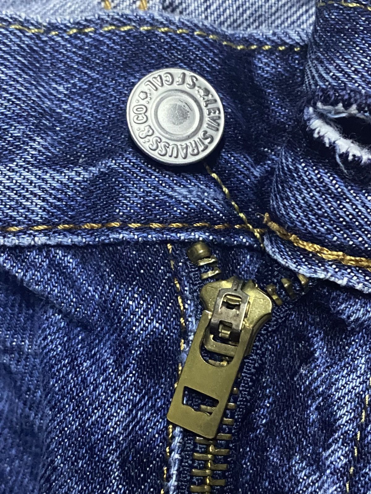 Levi's Vintage Levis Big E Blue Wash Distressed Loose Jeans Size US 32 / EU 48 - 8 Thumbnail