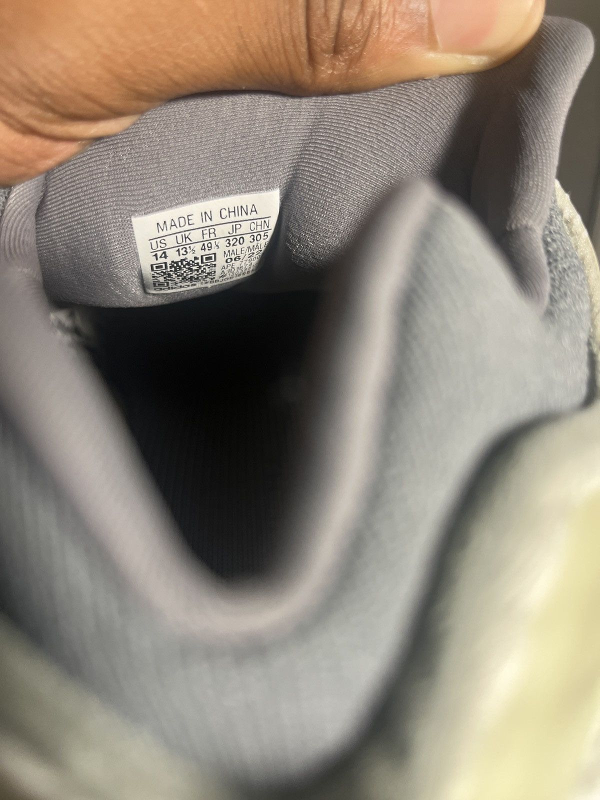 Adidas Yeezy 700 Fade Salt Size US 14 / EU 47 - 6 Thumbnail