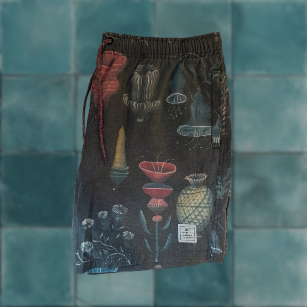 Deus Ex Machina deus ex machina swim trunks mens XL Black Trunks 18" waist 12" rise 7.5" inseam 12" leg opening good used GUC Vintage? (no, not vintage). Size US 36 / EU 52 - 1 Thumbnail