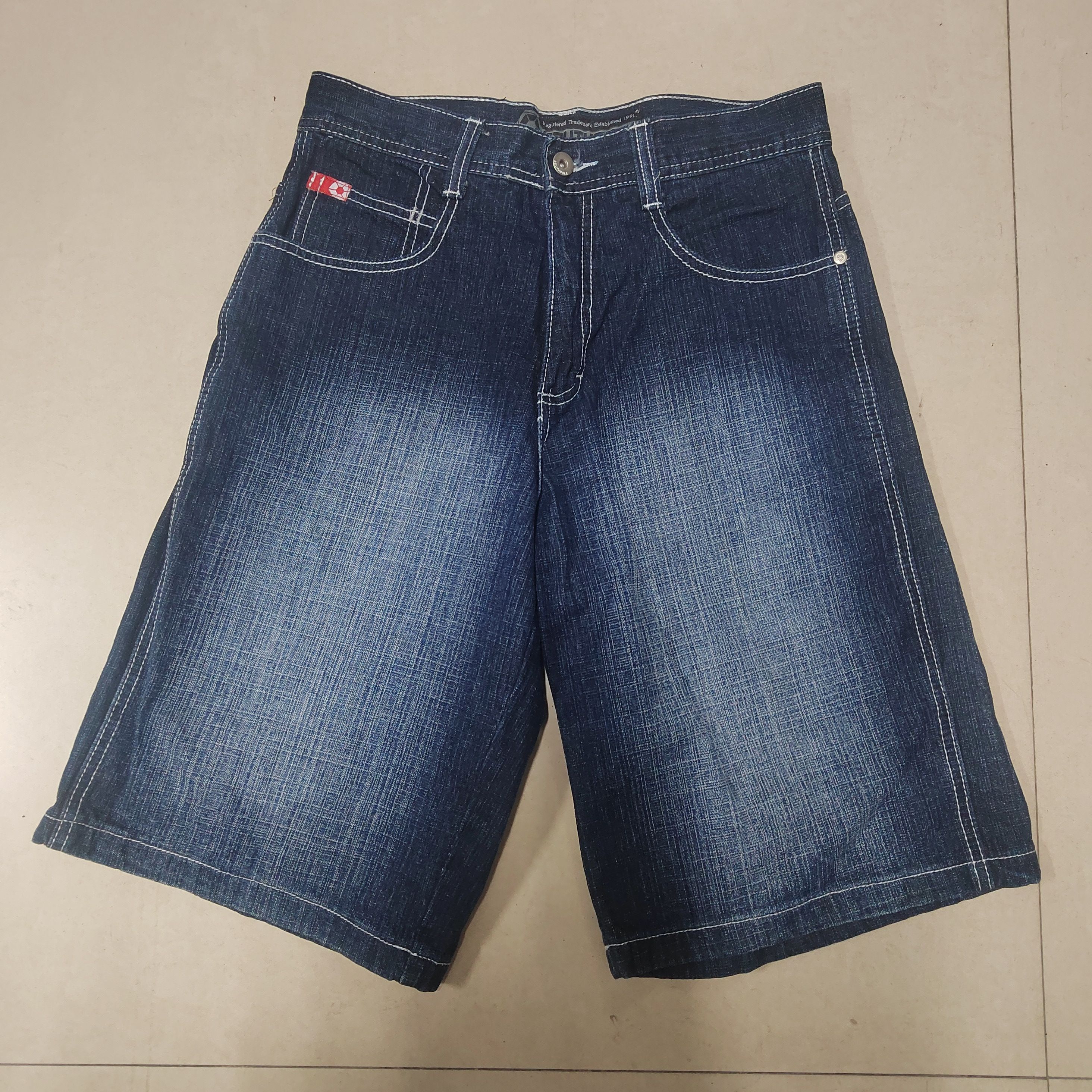 Southpole southpole jessie red tab jorts Size US 32 / EU 48 - 3 Thumbnail