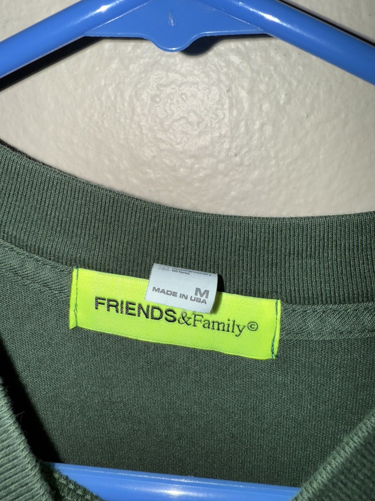 Urban Outfitters Friends & Family Tee Size US M / EU 48-50 / 2 - 3 Thumbnail