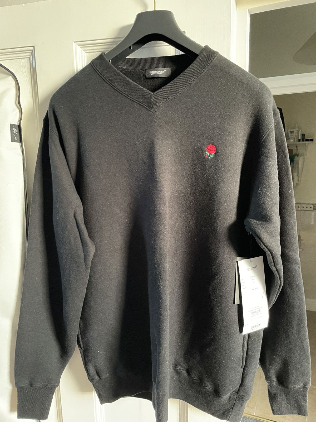 Undercover Undercover V-Neck Rose Sweatshirt NWT XL / 4 Size US XL / EU 56 / 4 - 1 Thumbnail