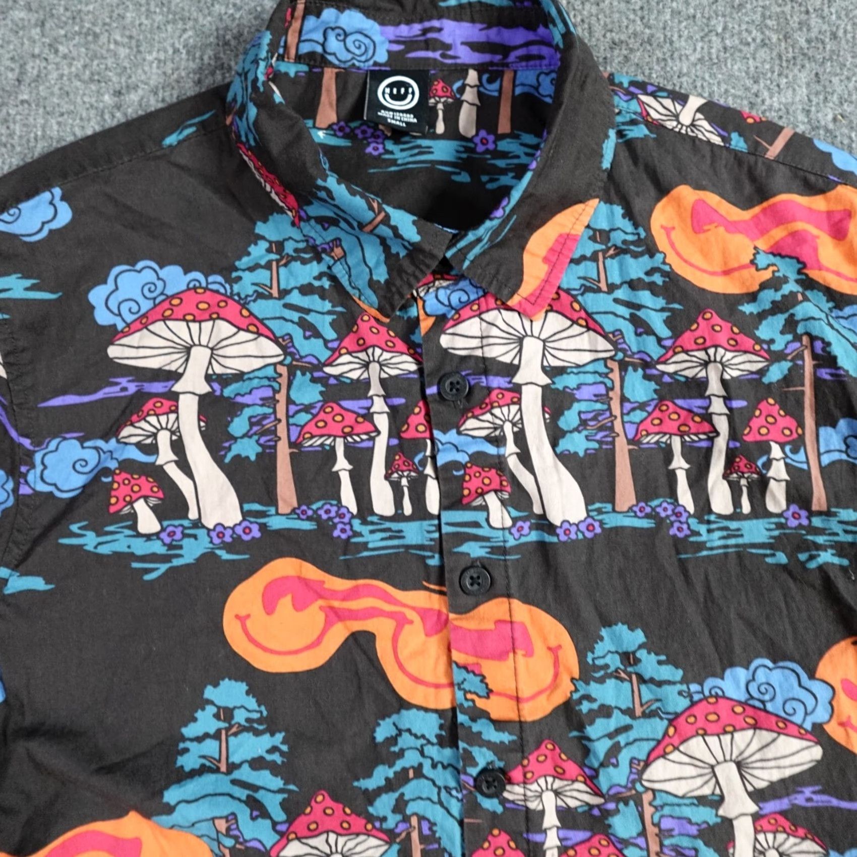 Vintage Neff Shirt Small Gray Magic Mushrooms Amanita Muscaria Happy Face Shirt Mens S Gray Neff Button-Up Short Sleeve Plaid Collared Cotton Size US S / EU 44-46 / 1 - 2 Thumbnail