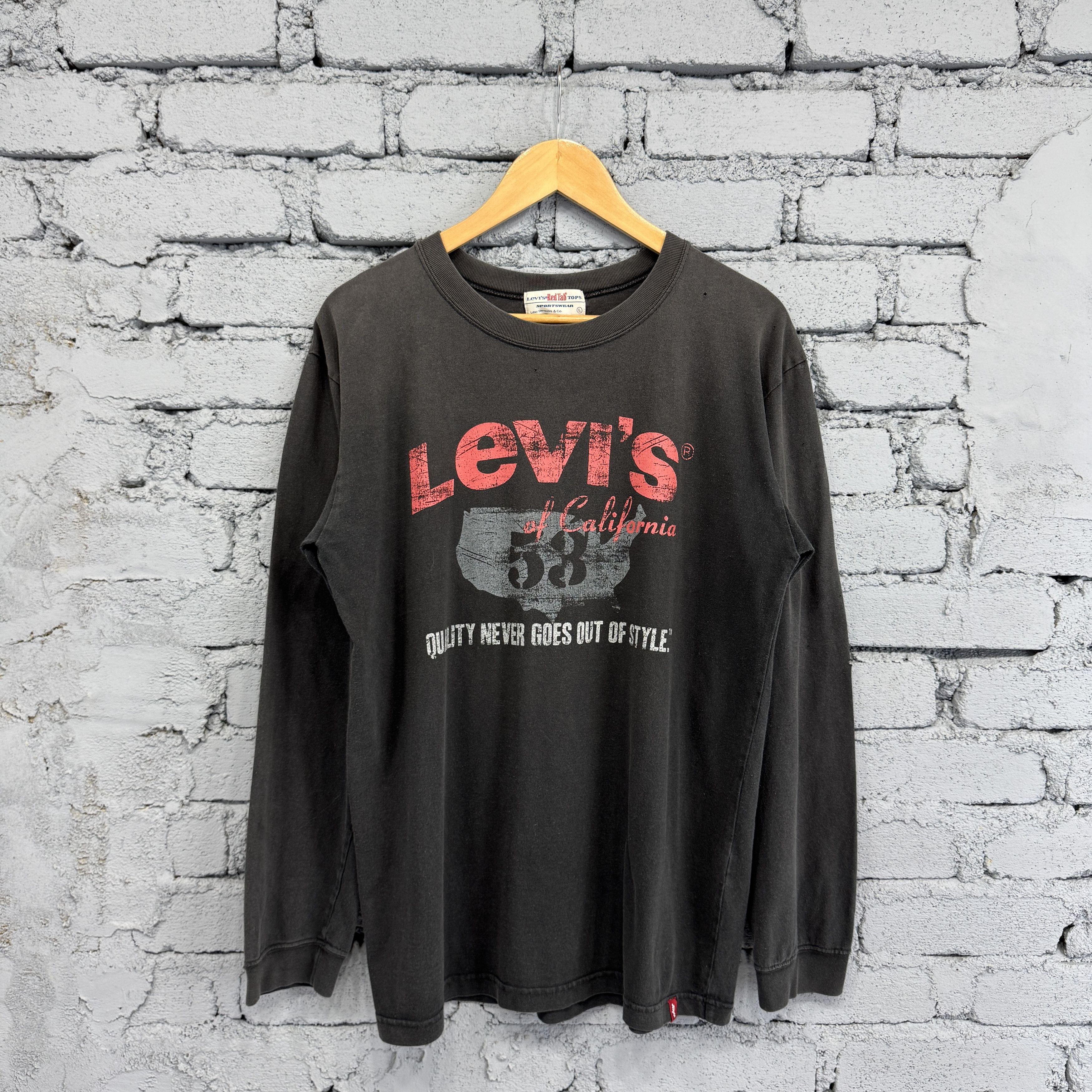 Levi's Levi's Red Tab Sunfaded "Levi's California 58" Text Tshirt Size US L / EU 52-54 / 3 - 1 Thumbnail