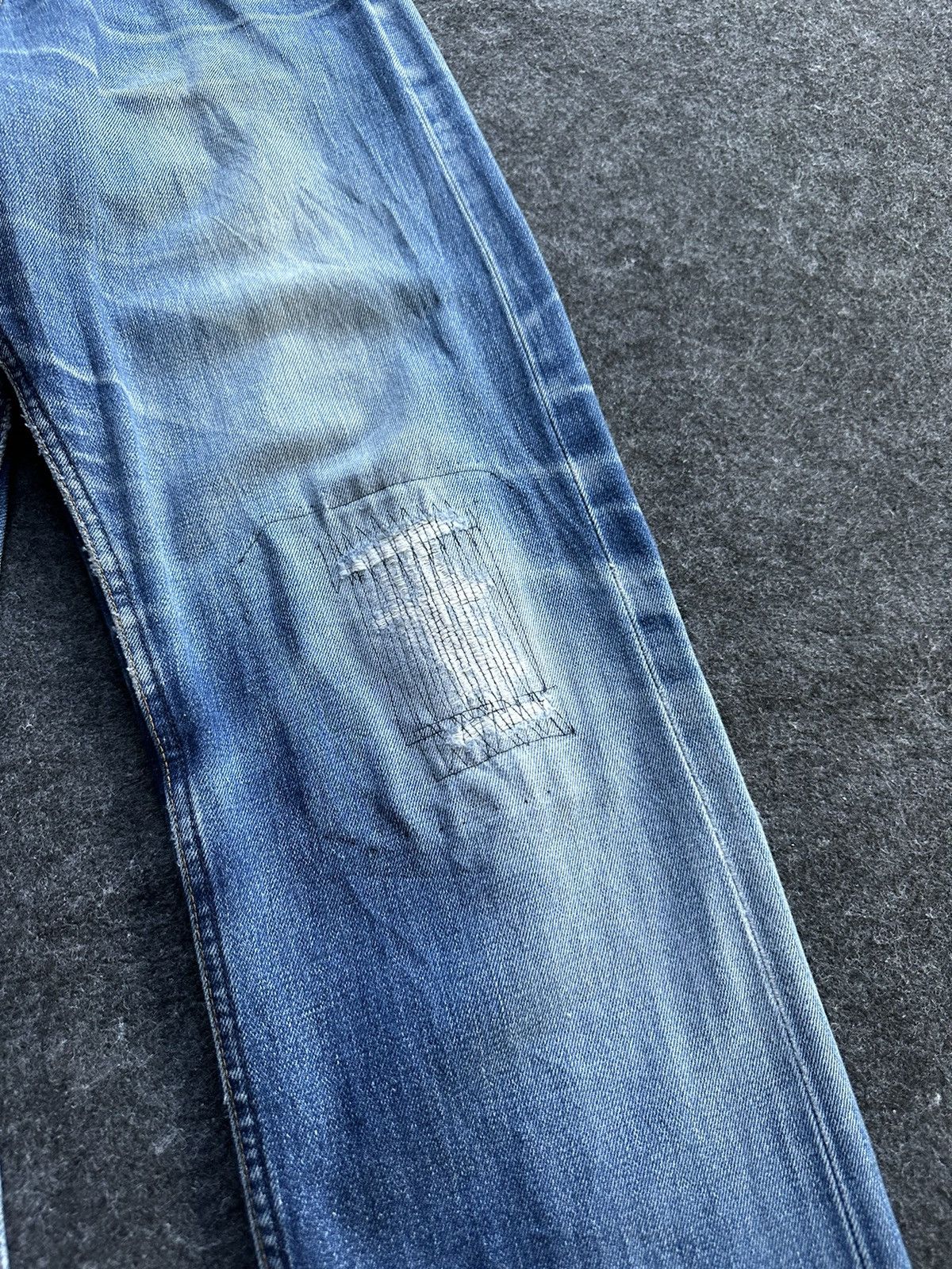 Levi's × Levi's Vintage Clothing × Vintage Vintage Levis 505 Thrashed Distressed Denim D480 Size US 36 / EU 52 - 4 Thumbnail