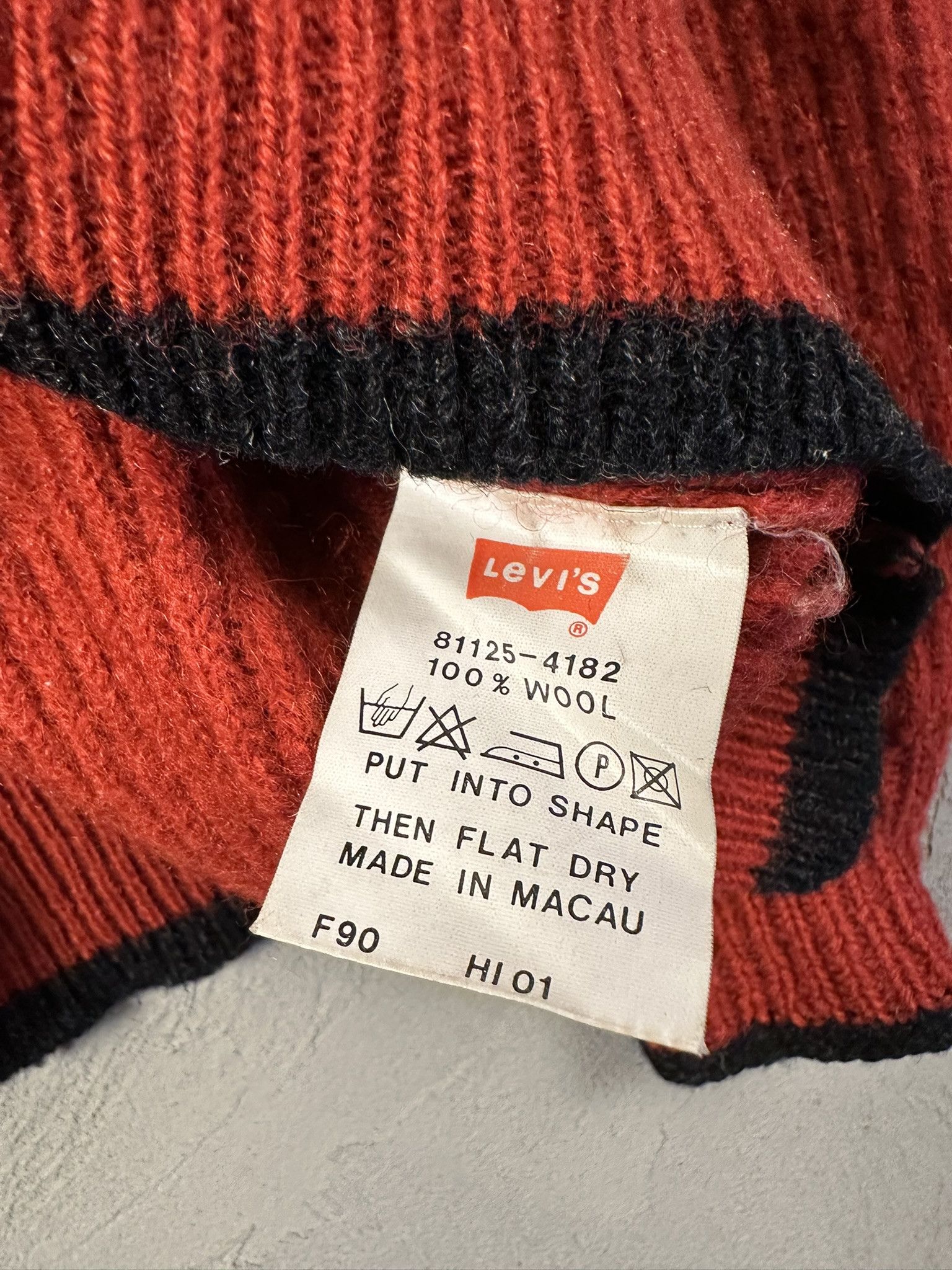 Levi's 90s Vintage Levi's Wool Knit Boxy Sweater Size US M / EU 48-50 / 2 - 13 Thumbnail