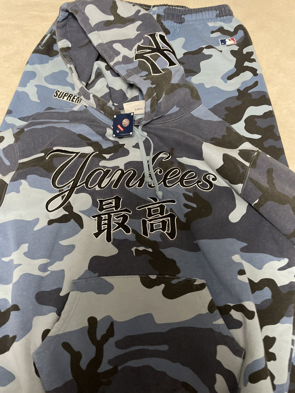 New York Yankees × Supreme Supreme New York Yankees Kanji Hoodie Size US S / EU 44-46 / 1 - 5 Thumbnail