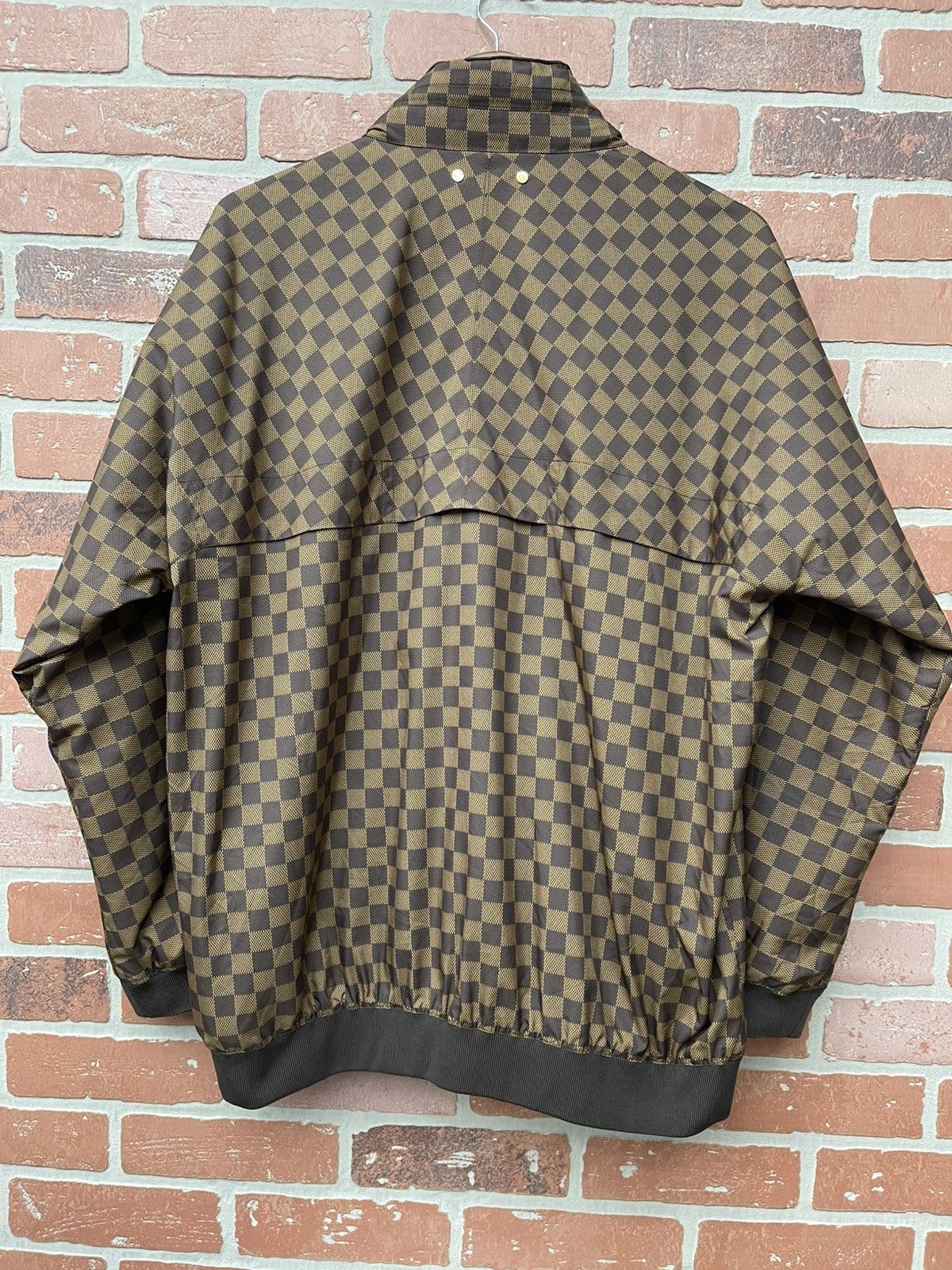 Louis Vuitton Size L/56LV - Louis Vuitton Reversible Windbreaker Size US L / EU 52-54 / 3 - 5 Thumbnail