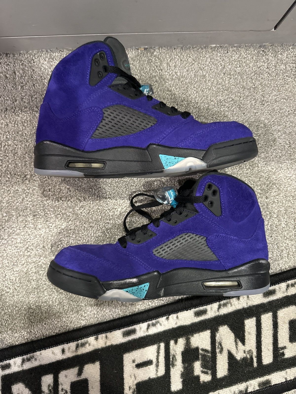 Jordan Brand × Nike Grape Jordan 5 Size US 8 / EU 41 - 3 Thumbnail