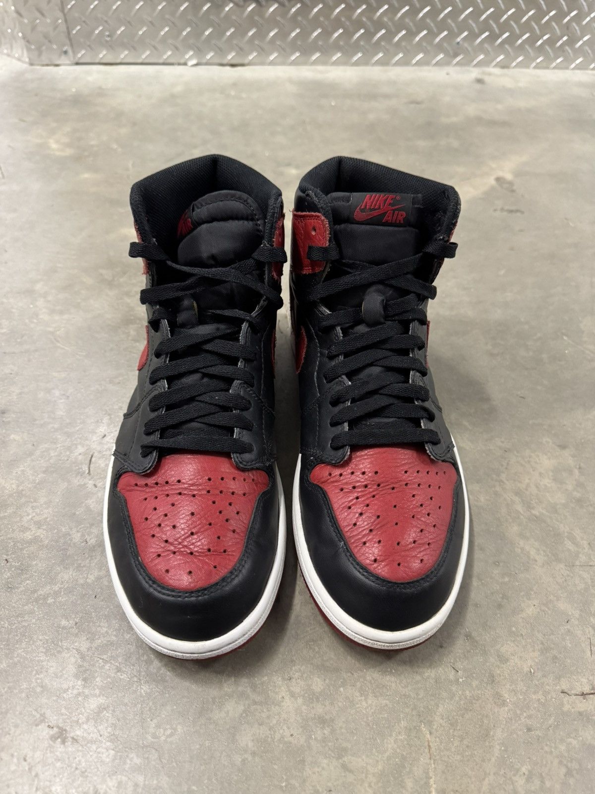 Jordan Brand Jordan 1 Retro High OG Banned 2016 Size 11.5 Size US 11.5 / EU 44-45 - 4 Thumbnail