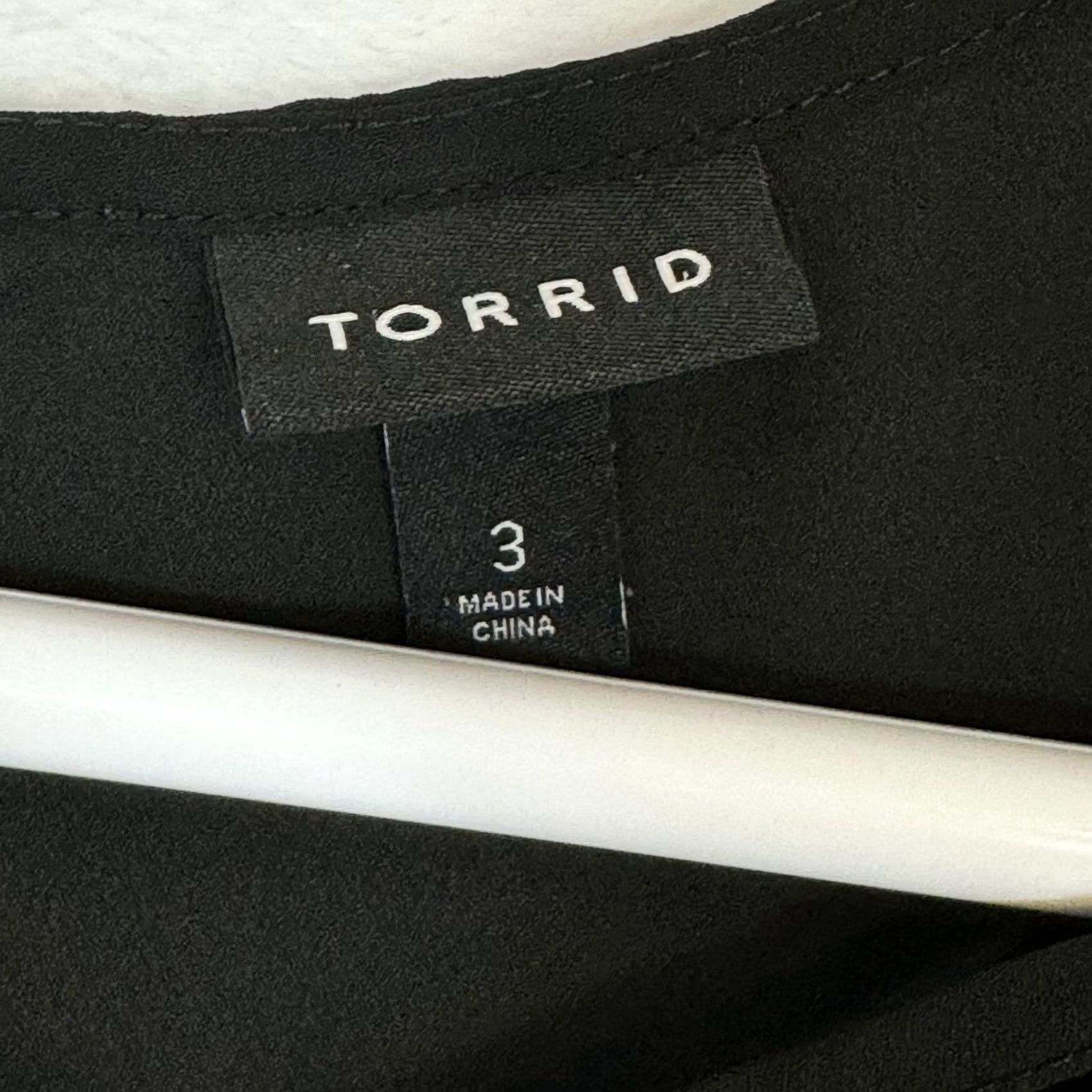 Torrid Torrid Tank Top Women’s 3 Black Georgette Strappy V-Neck 100% Polyester W 324 Tank Top Women’s Black 3 Torrid V-Neck Georgette Strappy Tank Top Size XS / US 0-2 / IT 36-38 - 4 Thumbnail