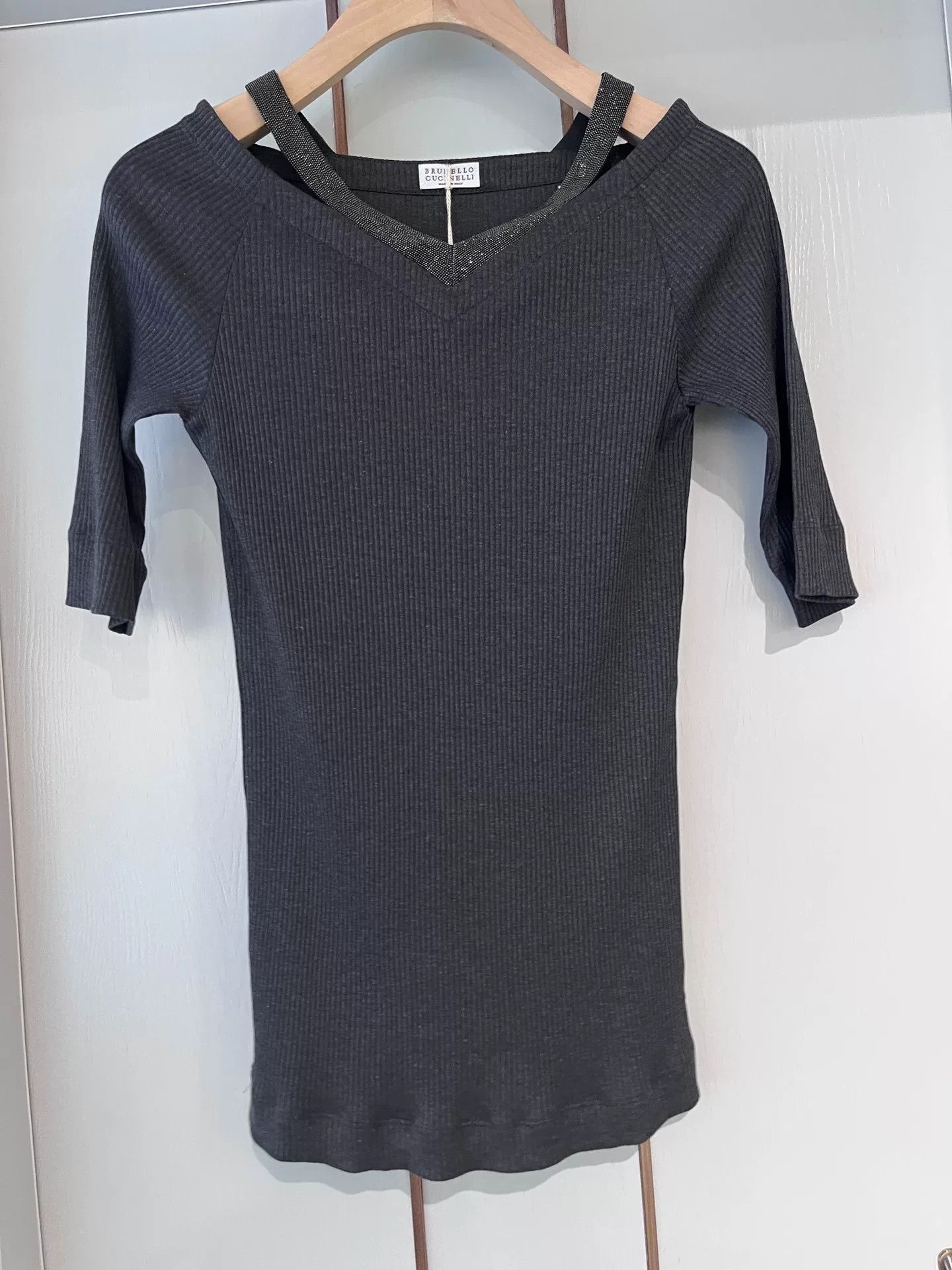 Brunello Cucinelli Brunello Cucinelli Gray V-Neck Knit Top Size US S / EU 44-46 / 1 - 1 Thumbnail