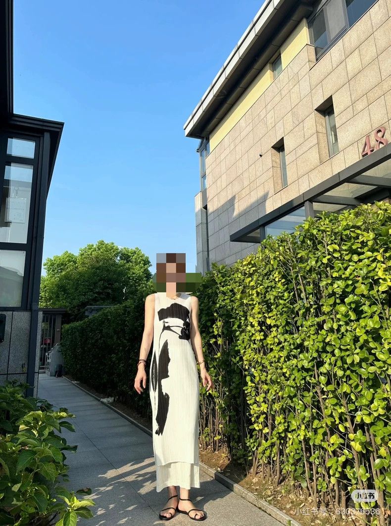 Other Issey Miyake size:2 Ink-wash white pleated dress Size XS / US 0-2 / IT 36-38 - 9 Thumbnail