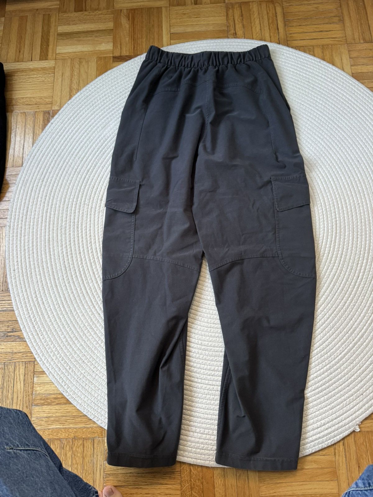 Lululemon Lululemon Cargo Pants size 25 Size 25" / US 0 / IT 36 - 4 Thumbnail