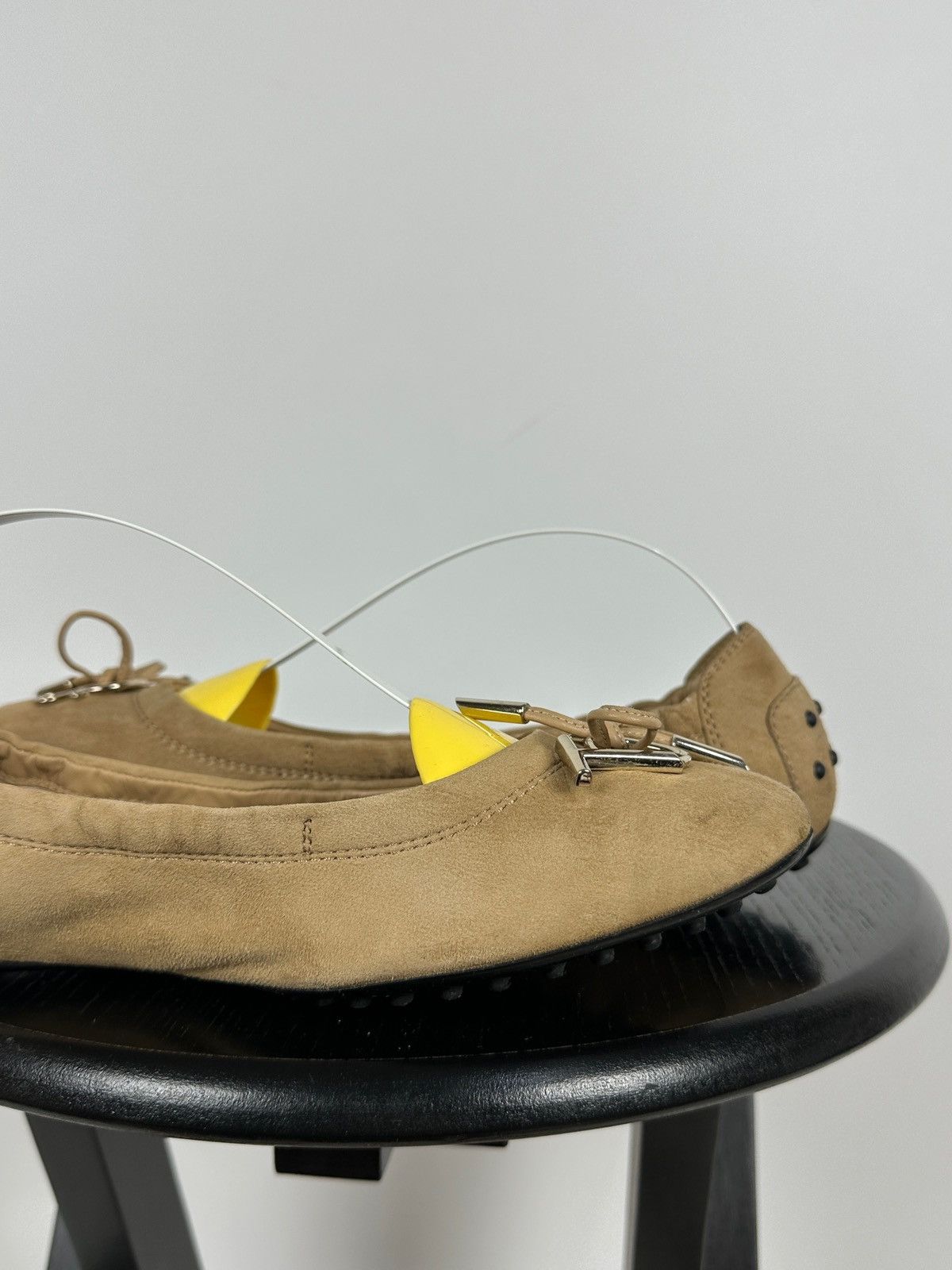 Tod's Tod’s Beige Suede Ballet Flats Size US 8.5 / IT 38.5 - 20 Thumbnail