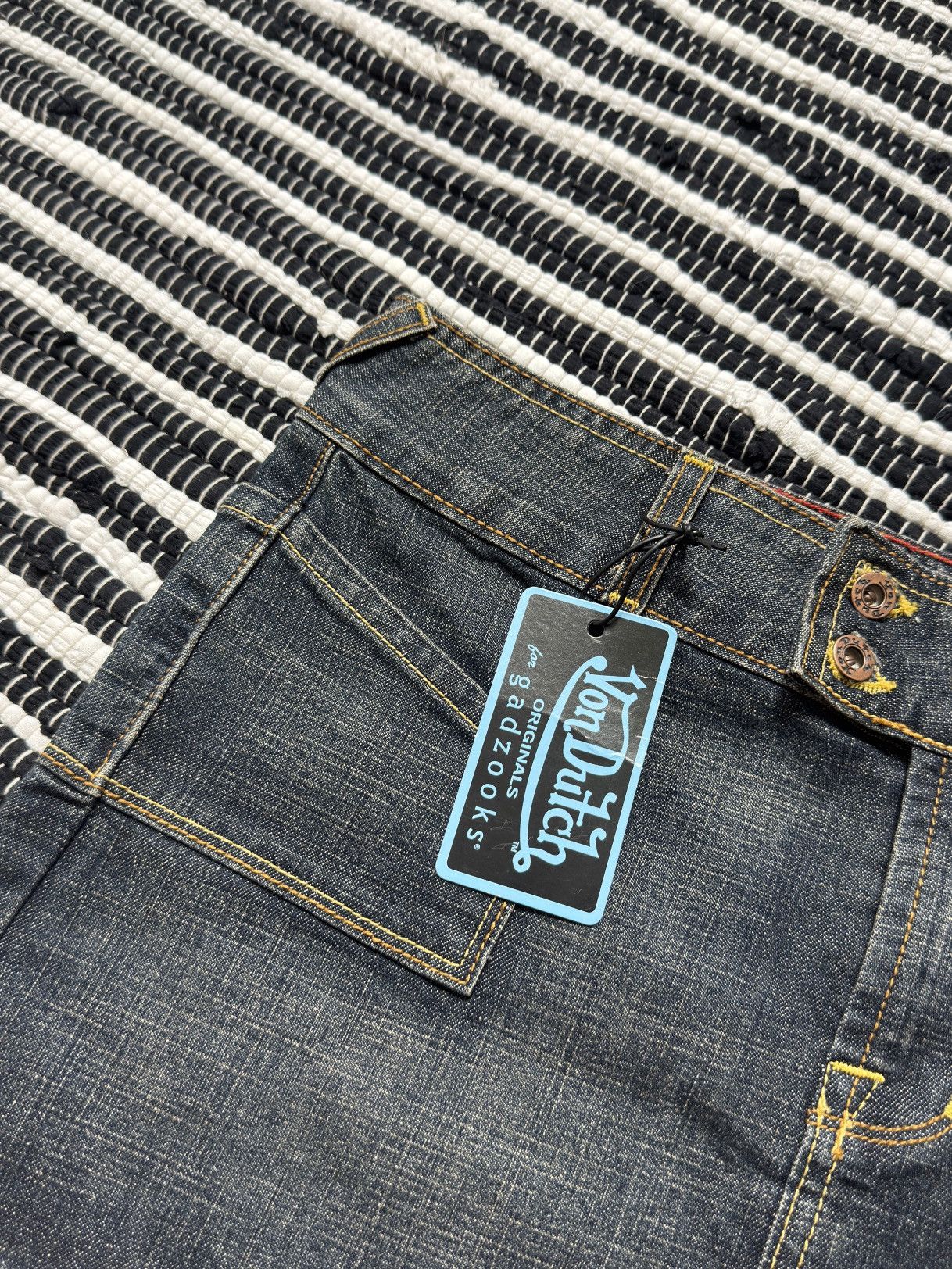 Von Dutch VINTAGE VON DUTCH 2000s MINI DENIM SKIRT Size 28" / US 6 / IT 42 - 2 Thumbnail