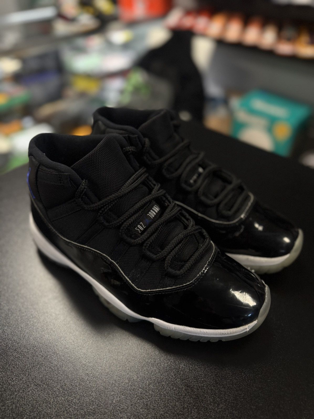 Jordan Brand × Nike Jordan 11 SpaceJam 2016 Size 10.5 (378037-003) Size US 10.5 / EU 43-44 - 5 Thumbnail