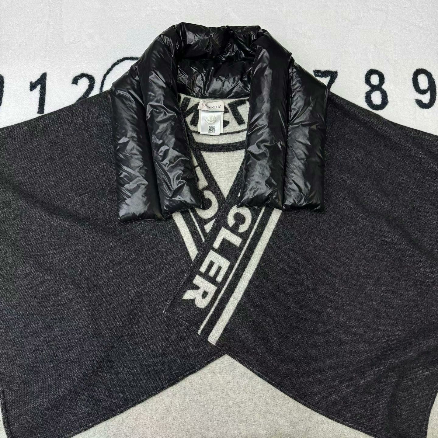 Moncler Moncler Double-Sided Cashmere Down Collar Shawl Size US M / EU 48-50 / 2 - 1 Thumbnail