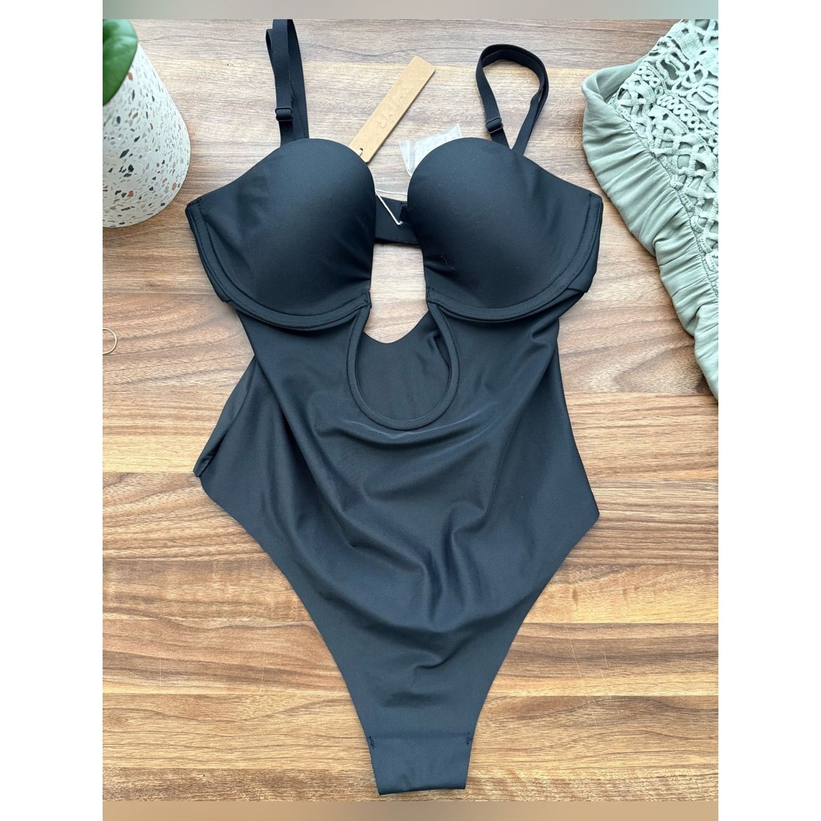 SKIMS SKIMS Black Plunge Neckline Thong Bodysuit Shapewear SIZE S Size ONE SIZE - 1 Thumbnail