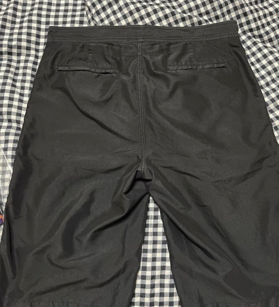 Givenchy Givenchy Black Character Printed Shorts L Size Size US 34 / EU 50 - 2 Thumbnail